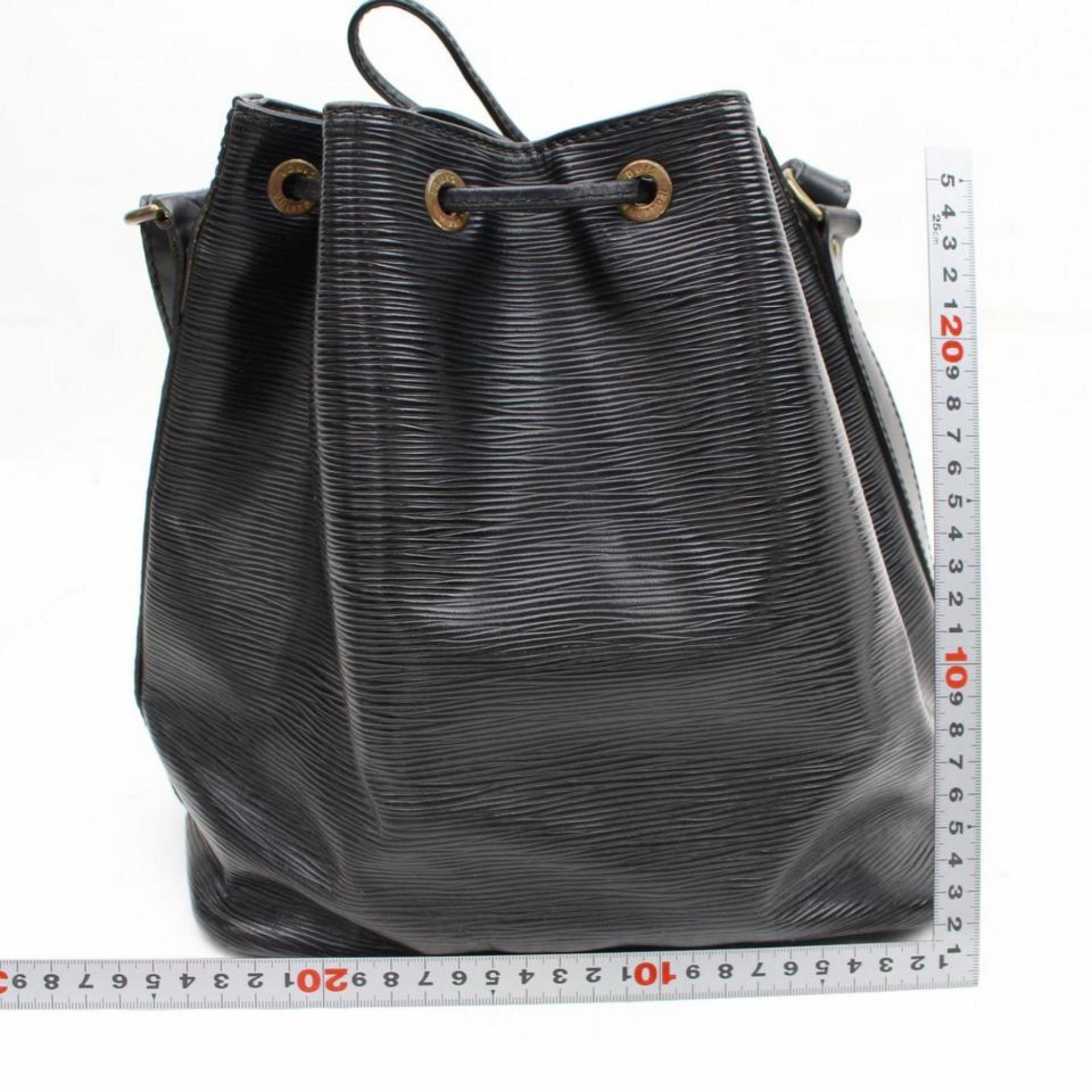 Louis Vuitton Petit Noe 866536 Black Leather Hobo Bag For Sale 2