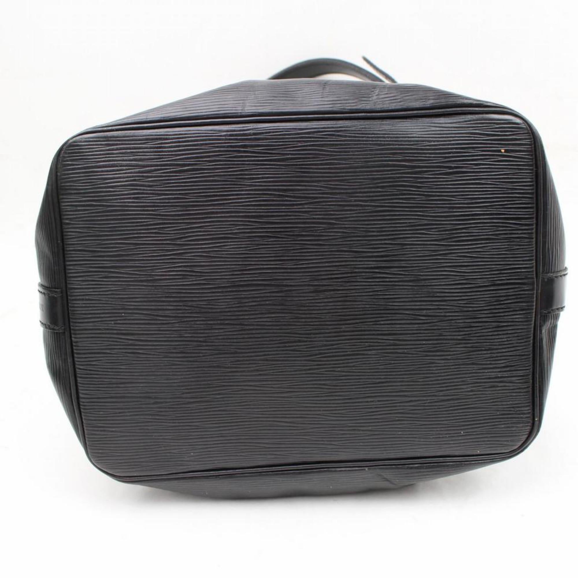 Louis Vuitton Petit Noe 866536 Black Leather Hobo Bag For Sale 4