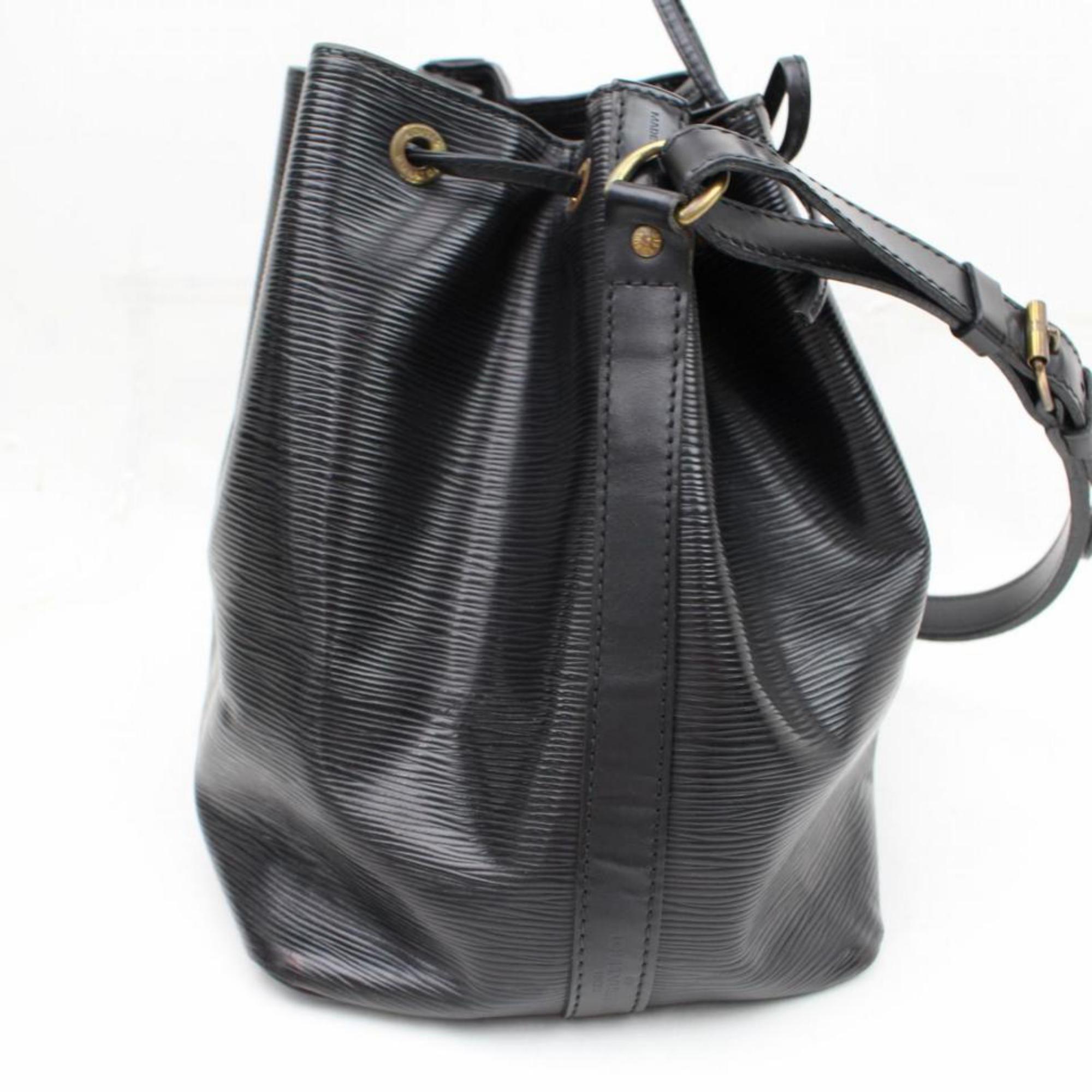Louis Vuitton Petit Noe 866536 Black Leather Hobo Bag For Sale 5
