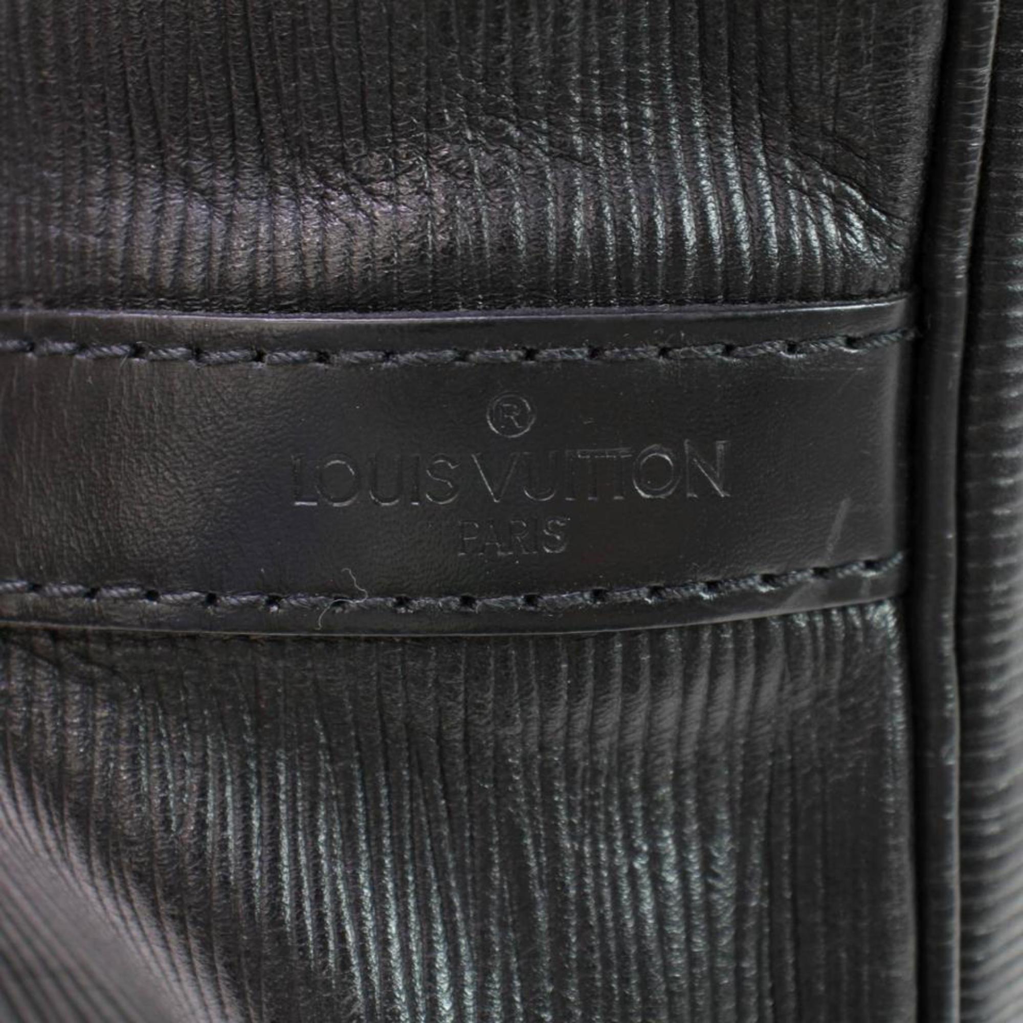Louis Vuitton Petit Noe Hobo 867105 Black Leather Shoulder Bag For Sale 1