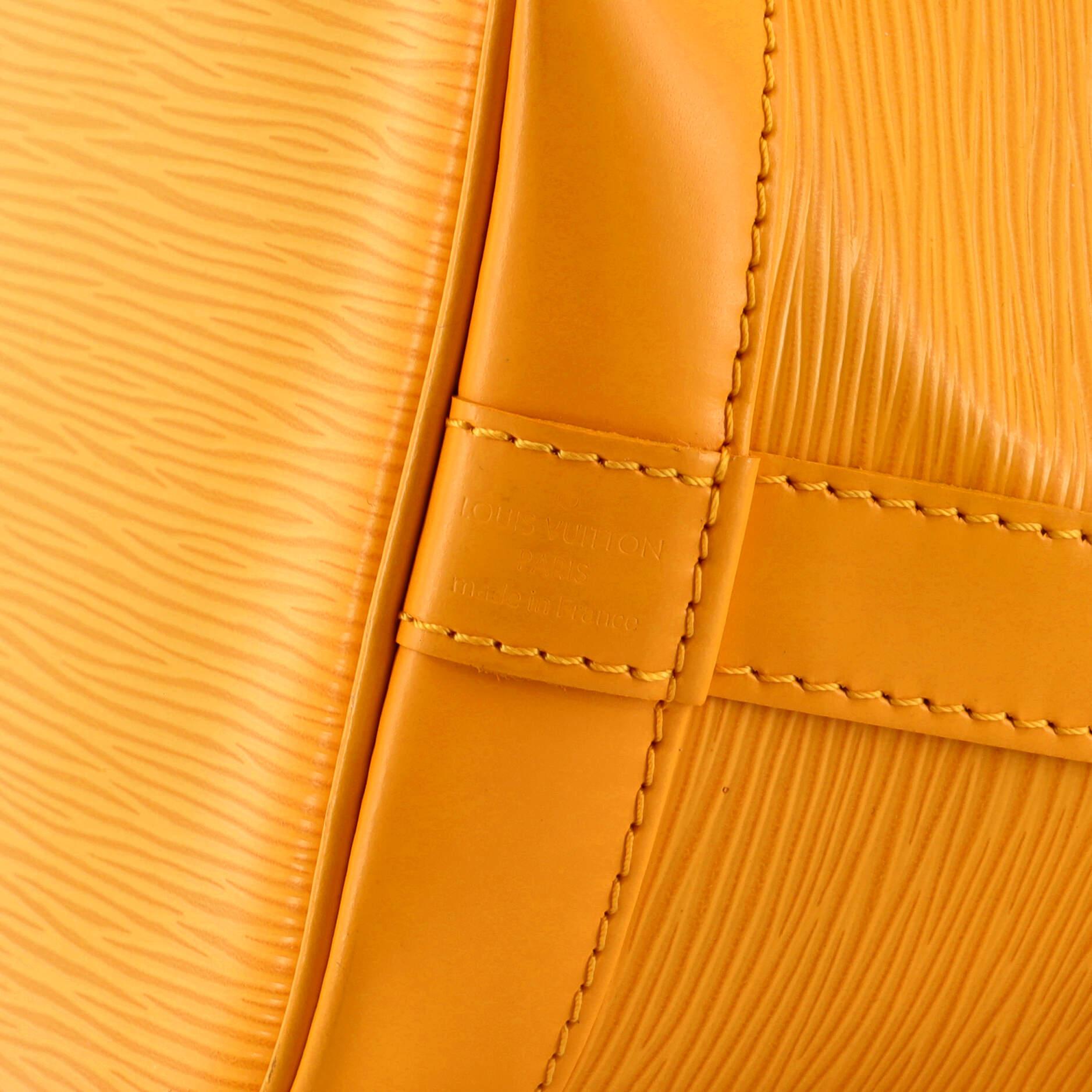 Louis Vuitton Petit Noe NM Handbag Epi Leather 1