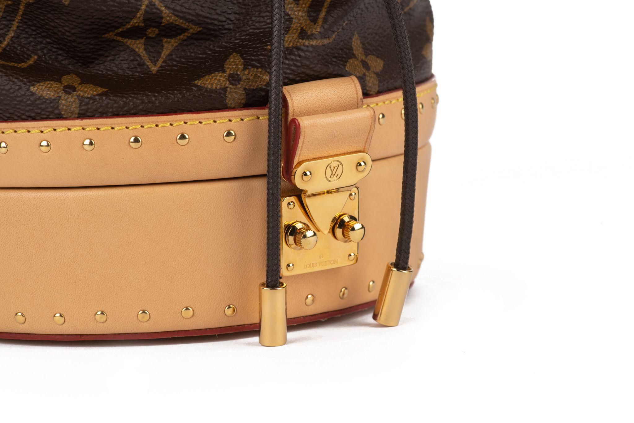 Louis Vuitton Petit Noe Trunk Bag For Sale 3