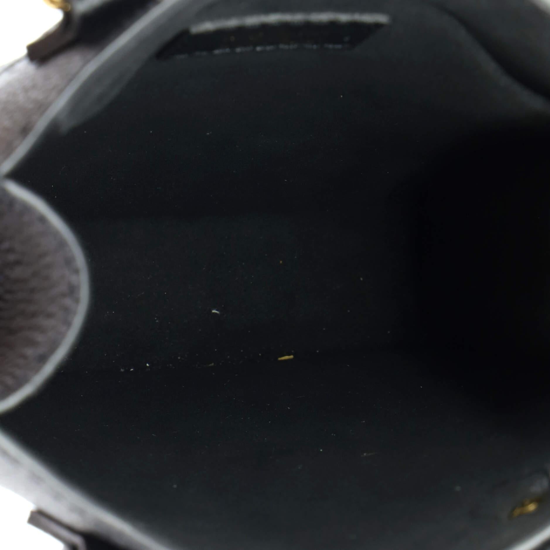 petit sac plat vuitton