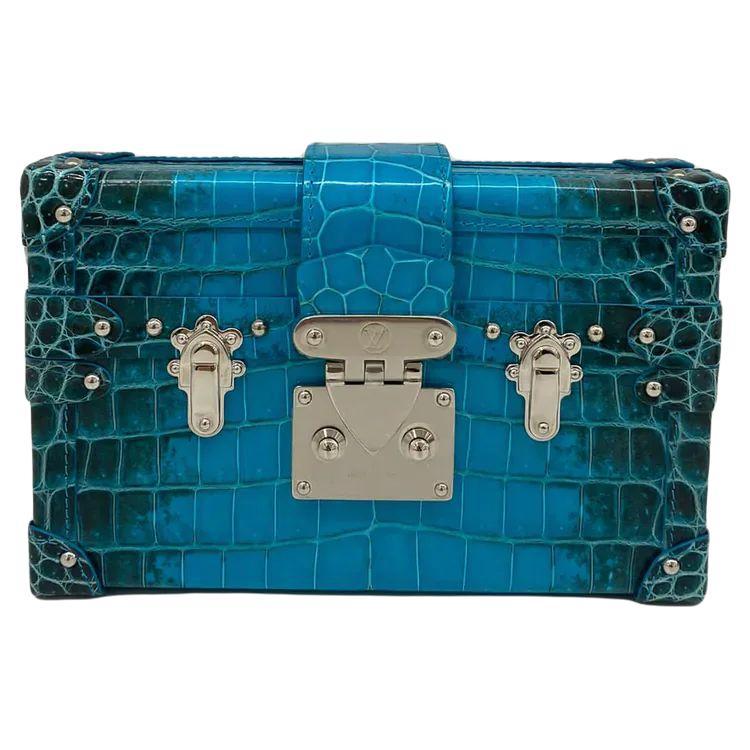 Rare LOUIS VUITTON 'Alma' Handbag in Black Shiny Alligator Leather For Sale  at 1stDibs