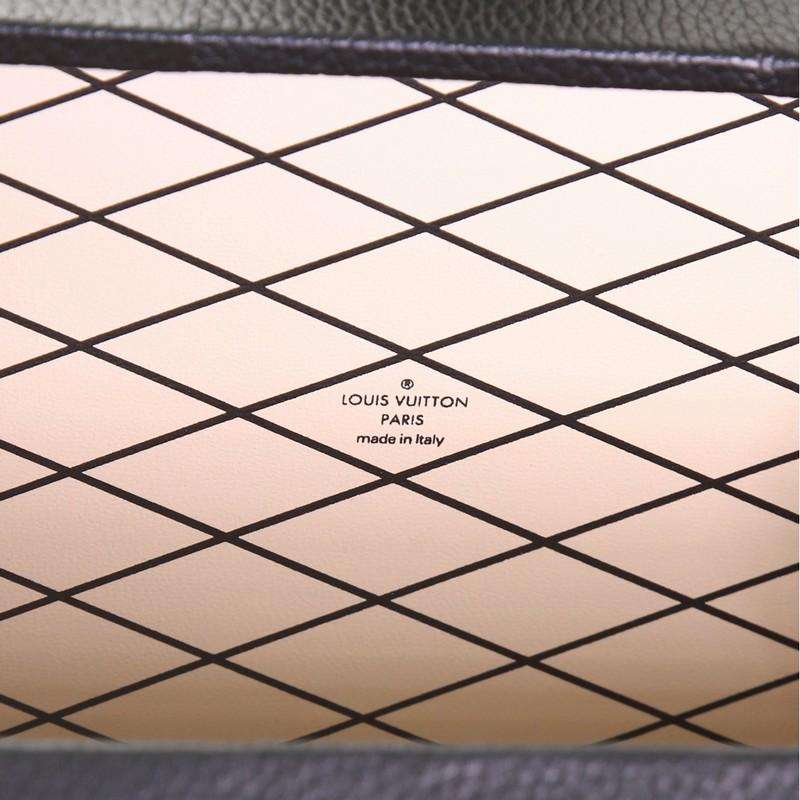 Louis Vuitton Petite Malle Handtasche Limited Edition aus Kalbsleder und Monogramm Segeltuch 2