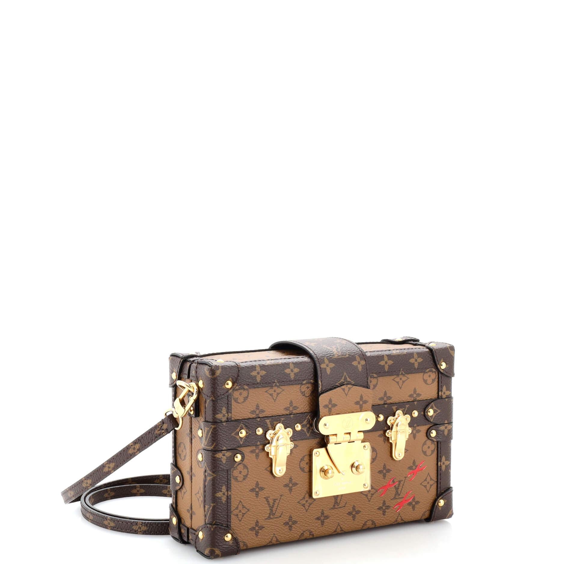 Condition: Great. Creasing on strap, minor indentations in interior, scratches on hardware.
Accessories: Dust Bag, With Strap
Measurements: Height 5