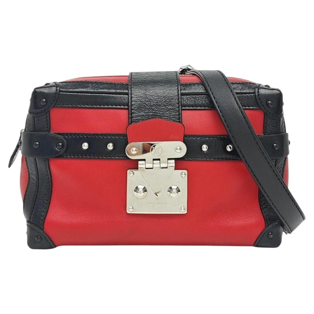 Sac à bandoulière Louis Vuitton « Petite Malle Mini Soft Trunk » en cuir rouge et noir