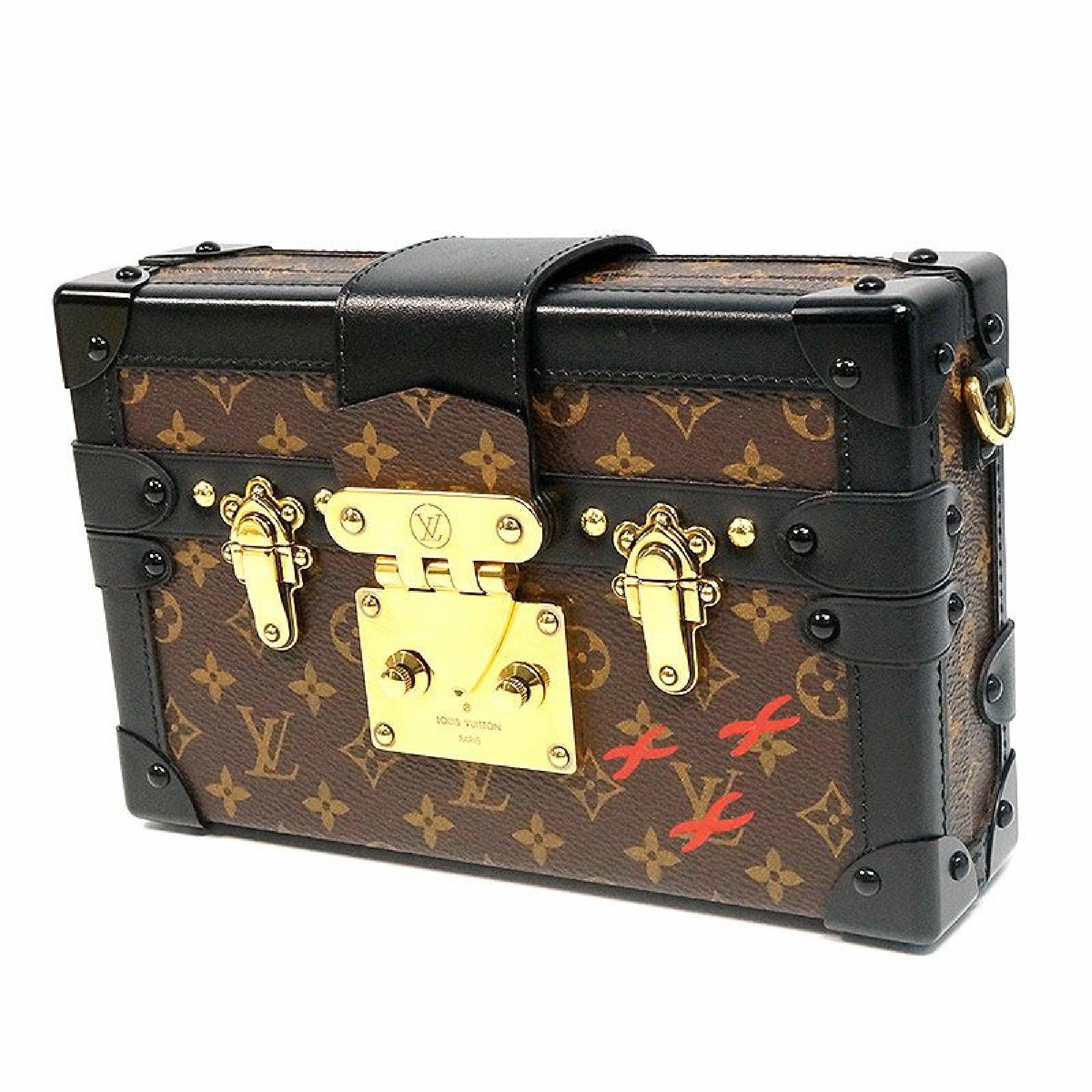 An authentic LOUIS VUITTON Petite Malle Mini trunk Womens shoulder bag M44199 The outside material is Monogram canvas. The pattern is Petite Malle  Mini trunk. This item is Contemporary. The year of manufacture would be 2015.
Rank
AB signs of wear