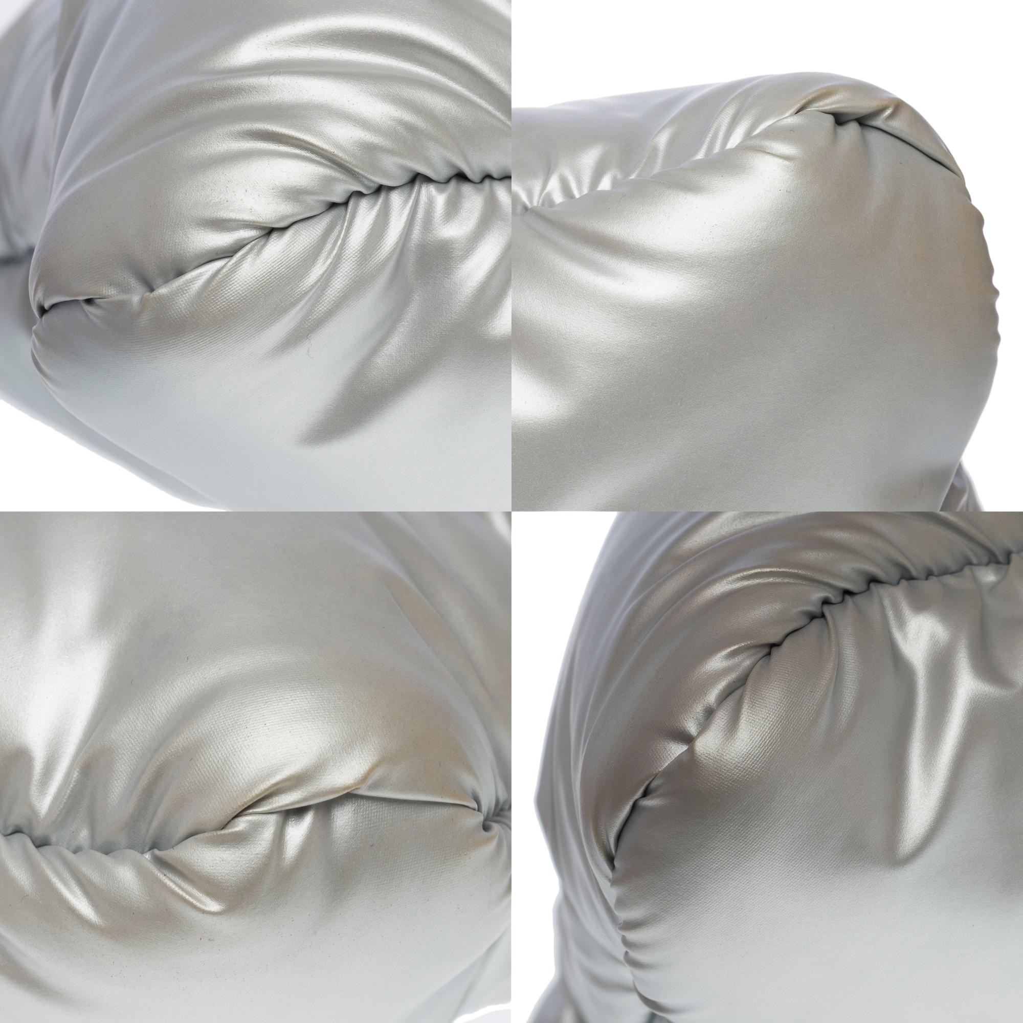Louis Vuitton Pillow capsule Maxi Pochette shoulder bag in silver nylon, SHW 6