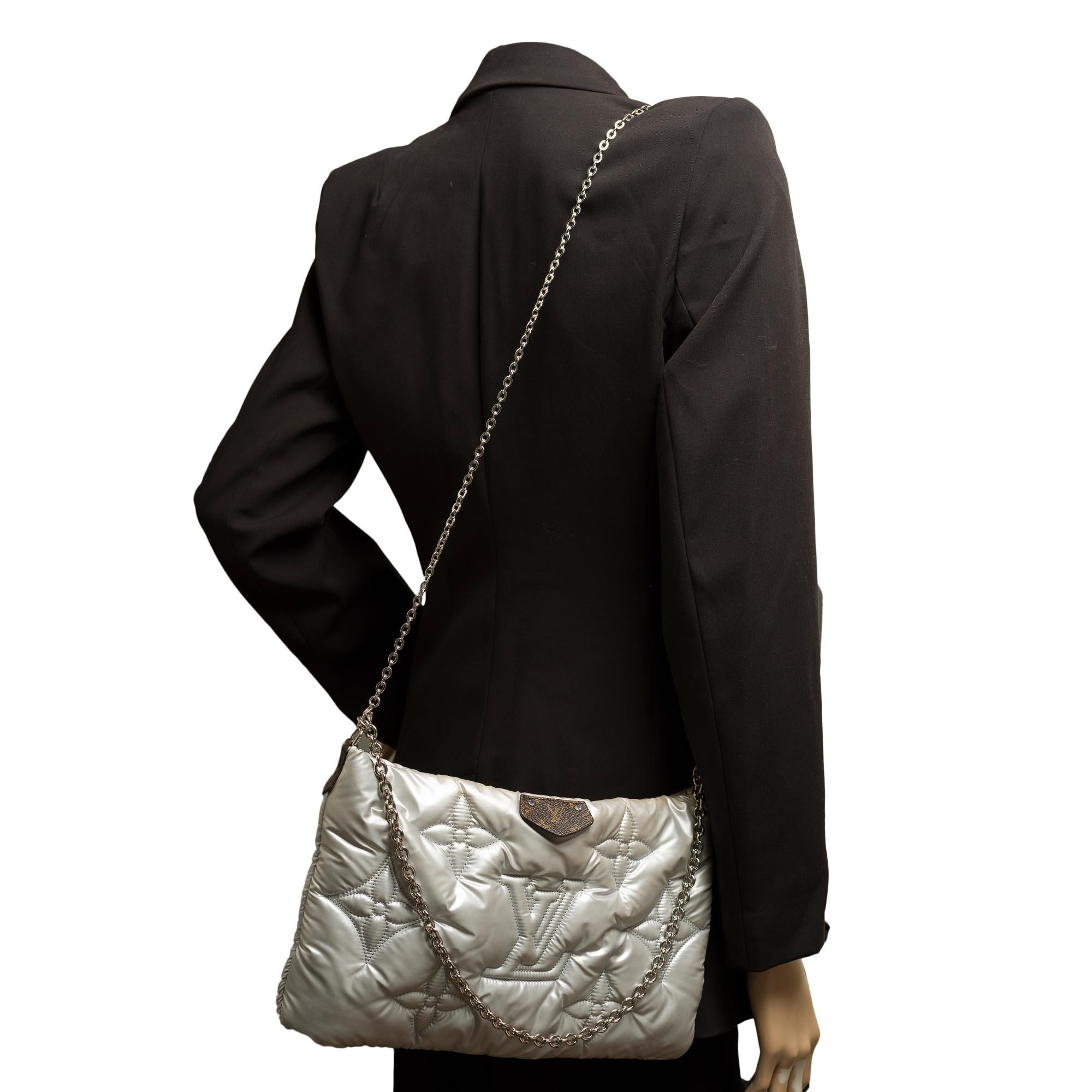 Louis Vuitton Pillow capsule Maxi Pochette shoulder bag in silver nylon, SHW 7