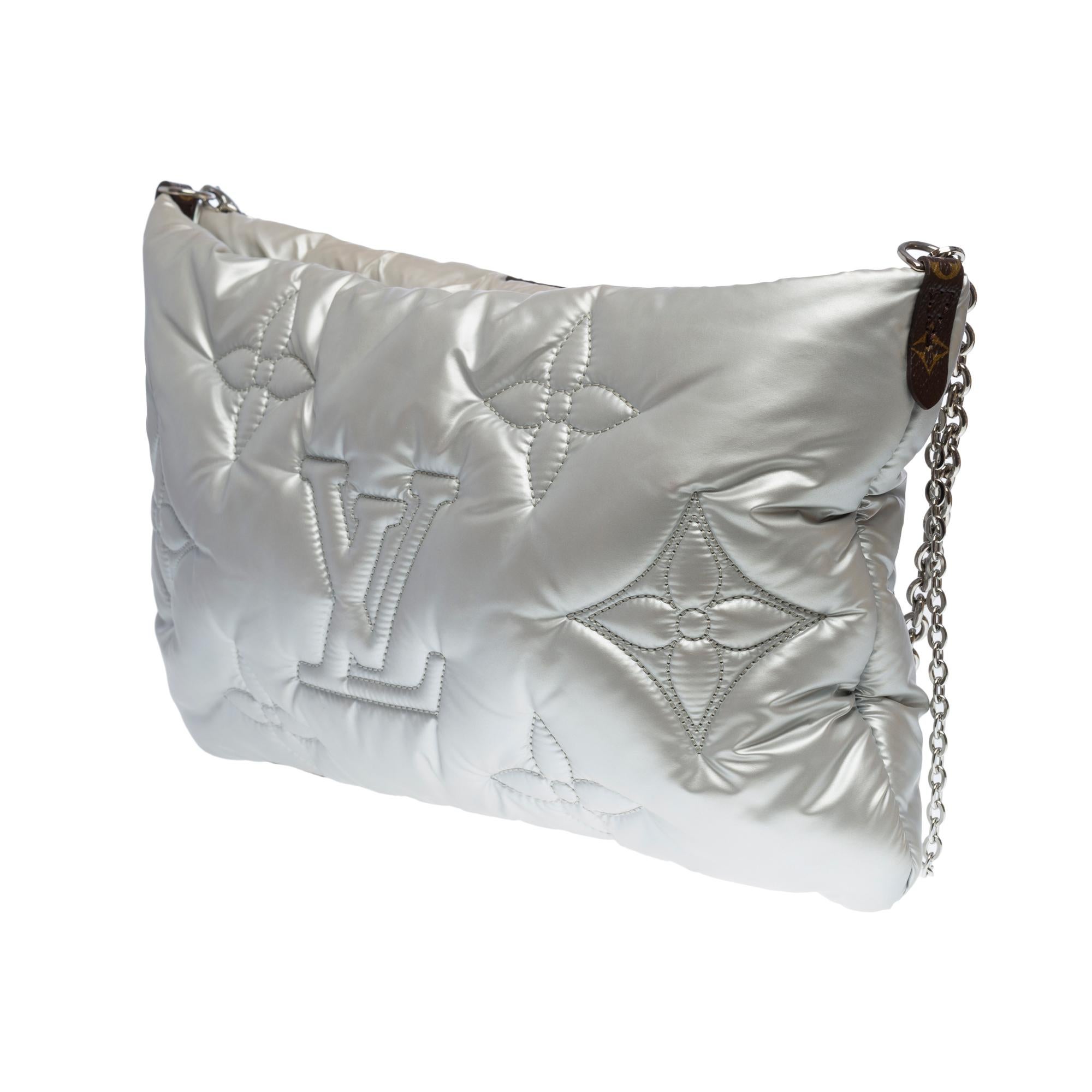 Louis Vuitton Pillow capsule Maxi Pochette shoulder bag in silver nylon, SHW 1