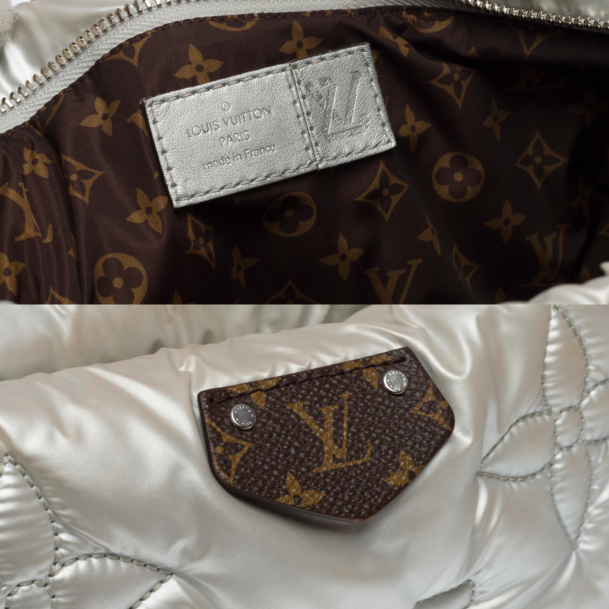 Louis Vuitton Pillow capsule Maxi Pochette shoulder bag in silver nylon, SHW 2