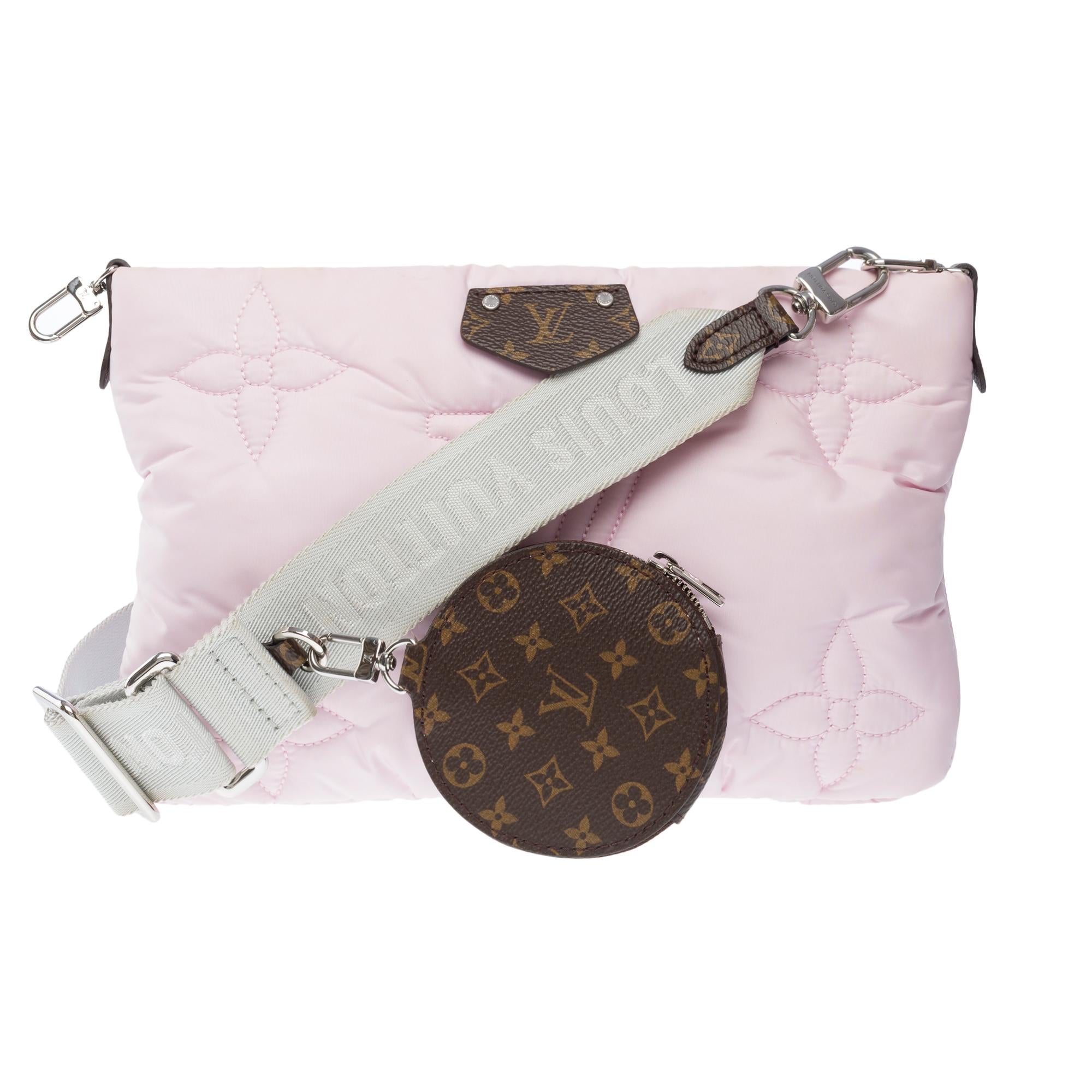 Louis Vuitton Pillow capsule Pochette & Wallet shoulder bag in Pink nylon, SHW In Excellent Condition For Sale In Paris, IDF