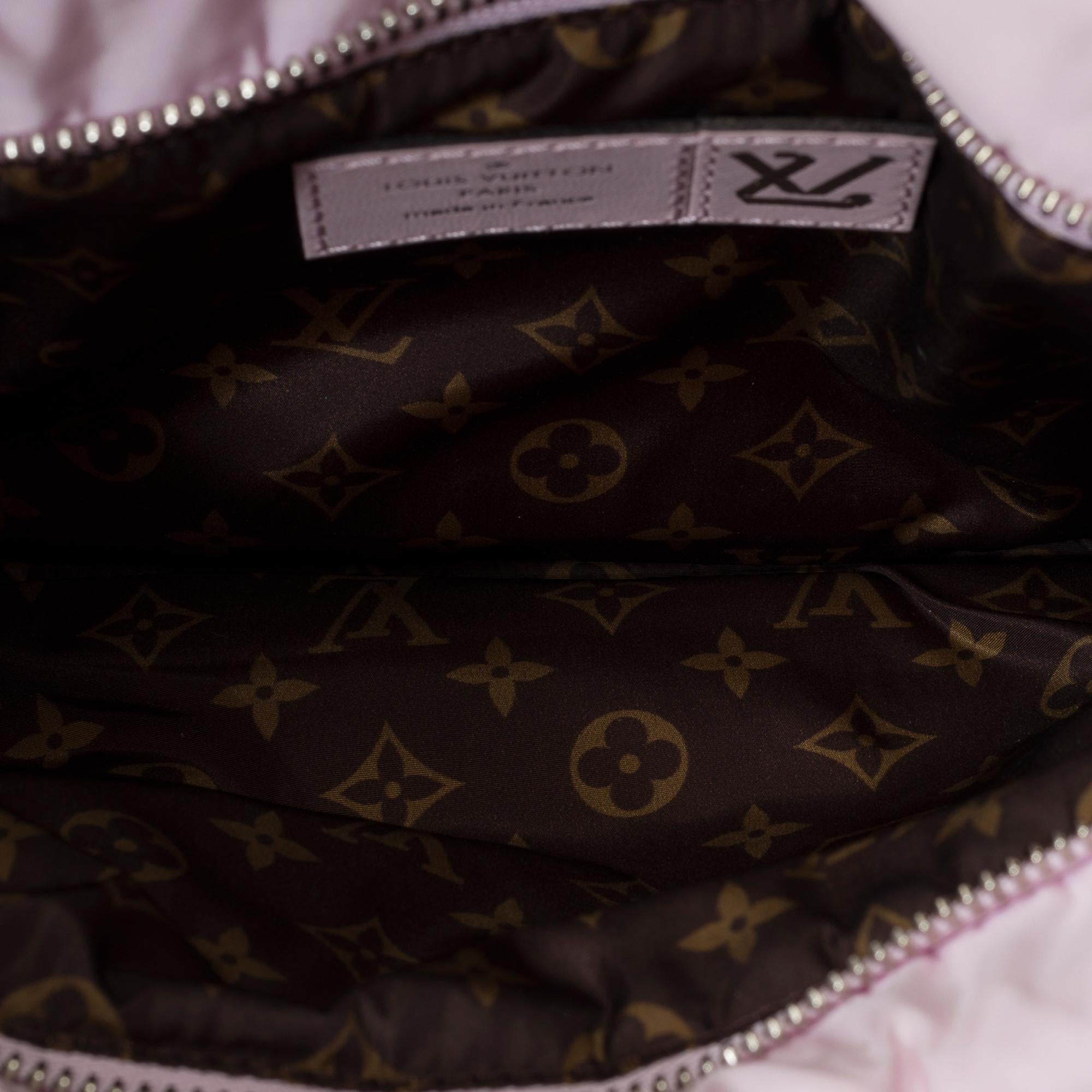 Louis Vuitton Pillow capsule Pochette & Wallet shoulder bag in Pink nylon, SHW For Sale 4