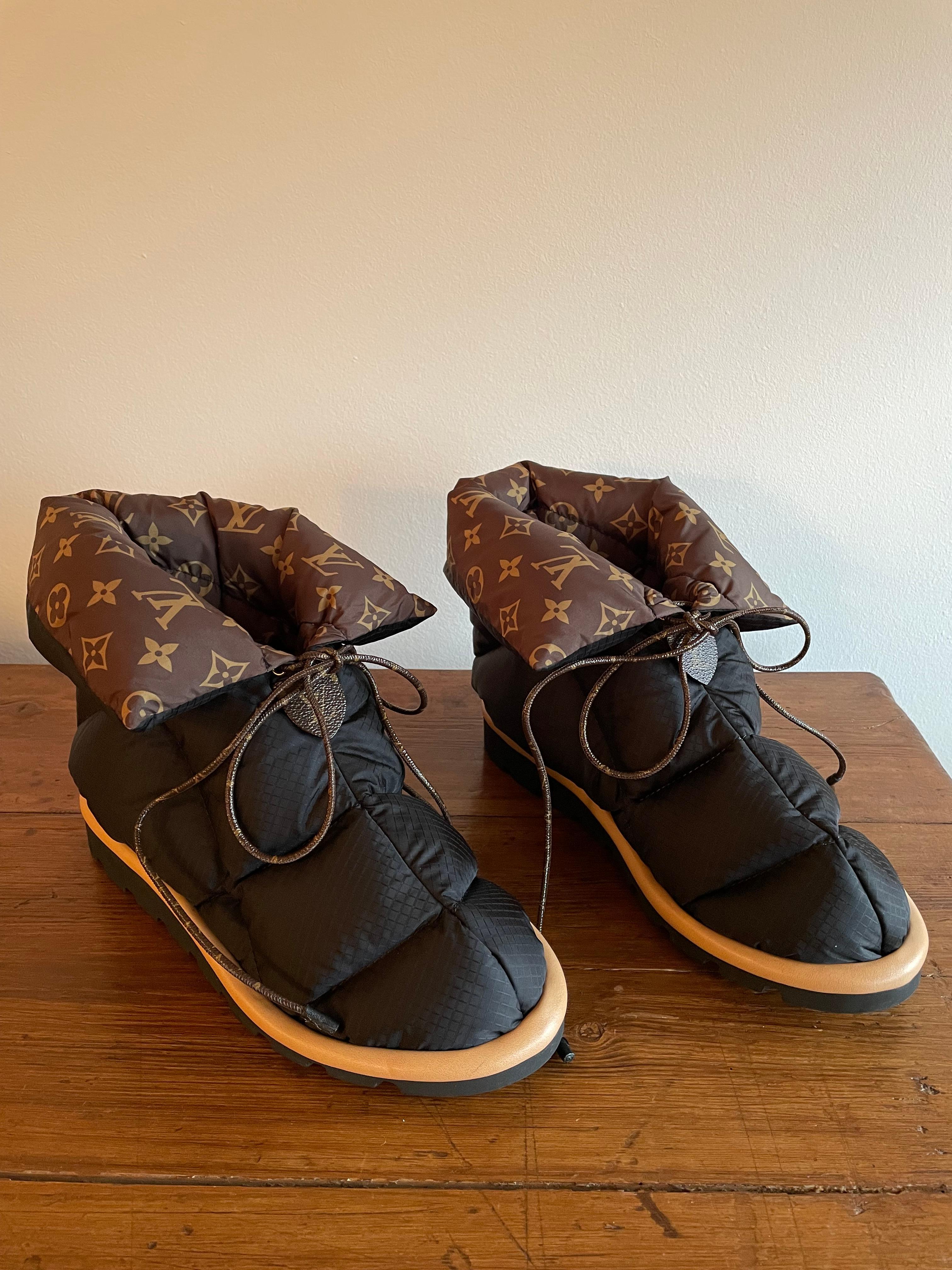 Louis Vuitton Flat Boots - 4 For Sale on 1stDibs