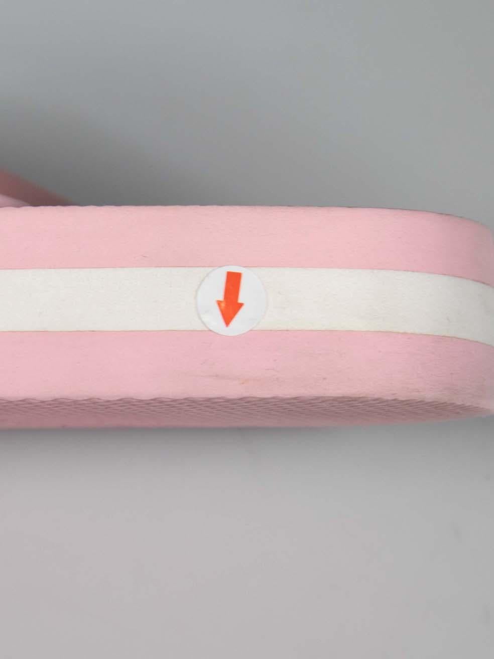 Louis Vuitton Pink 'AuBy The Pool'Au Logo Slippers Size IT 39 en vente 1