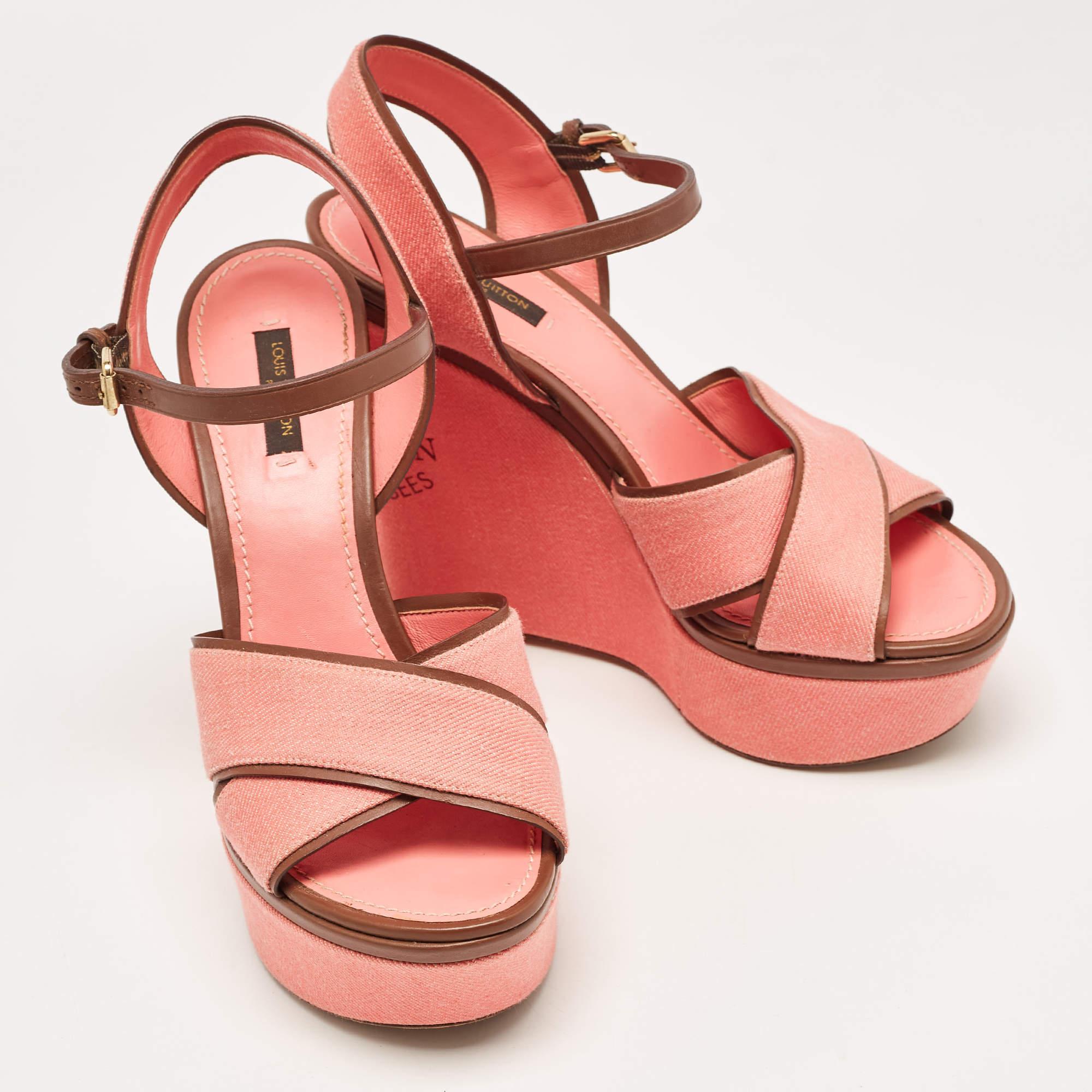 Women's Louis Vuitton Pink Canvas and Leather Articles De Voyage Wedge Sandals Size 40 For Sale