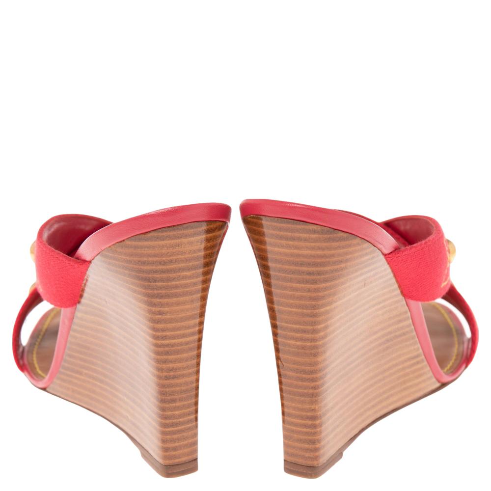 Louis Vuitton Pink Canvas Studded Wedge Cross Strap Sandals Size 41 In Excellent Condition In Dubai, Al Qouz 2
