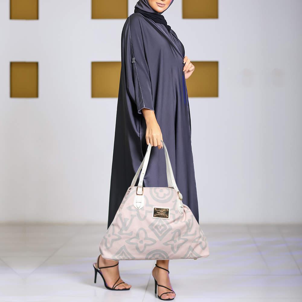Louis Vuitton Pink Canvas Tahitienne Cabas Bag In Good Condition In Dubai, Al Qouz 2