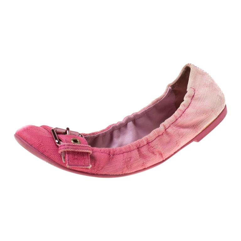 Louis Vuitton Pink Denim Buckle Scrunch Ballet Flats Size 37.5 For Sale at 1stdibs