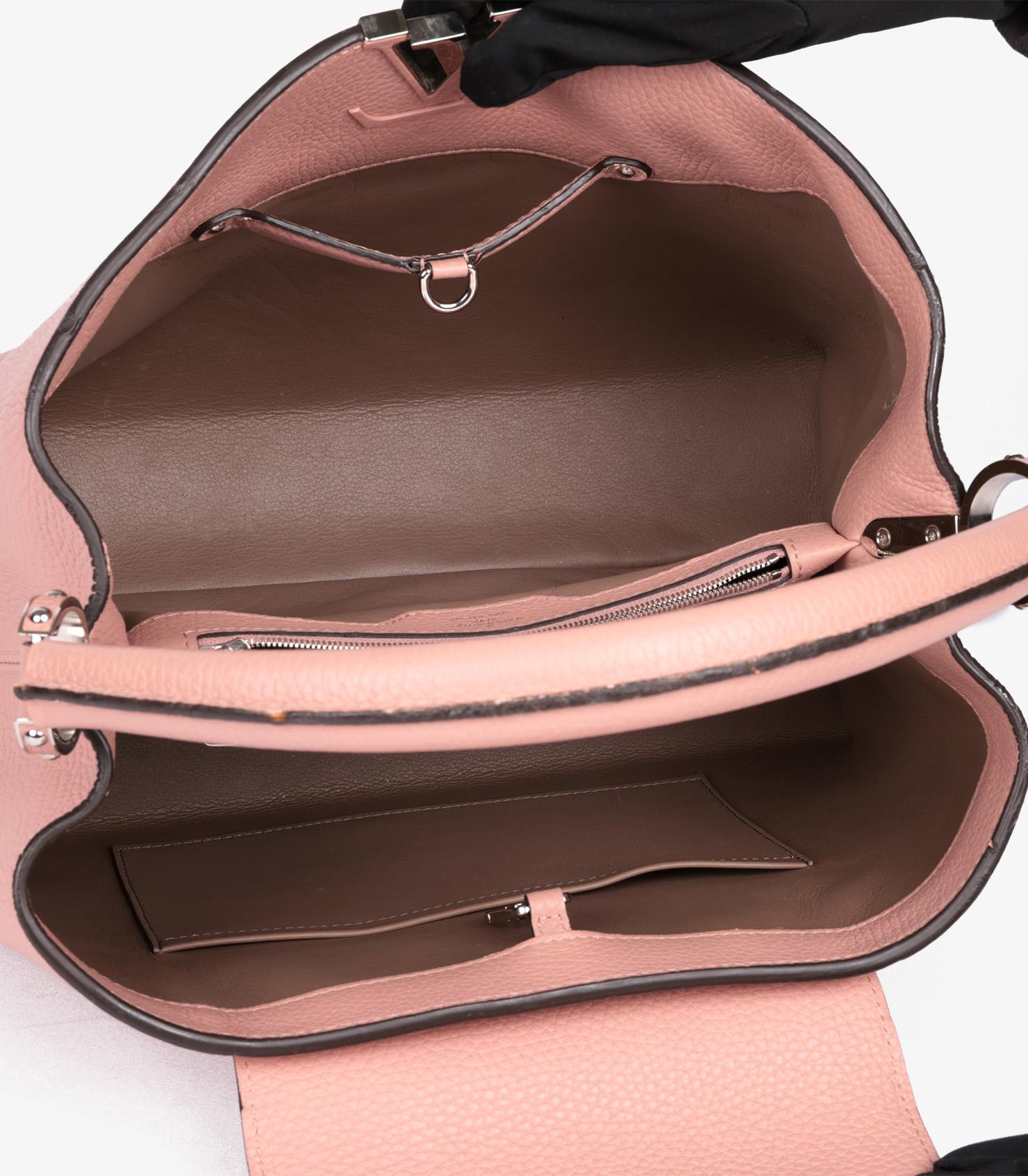 Louis Vuitton Capucines MM en cuir de veau grainé rose en vente 6