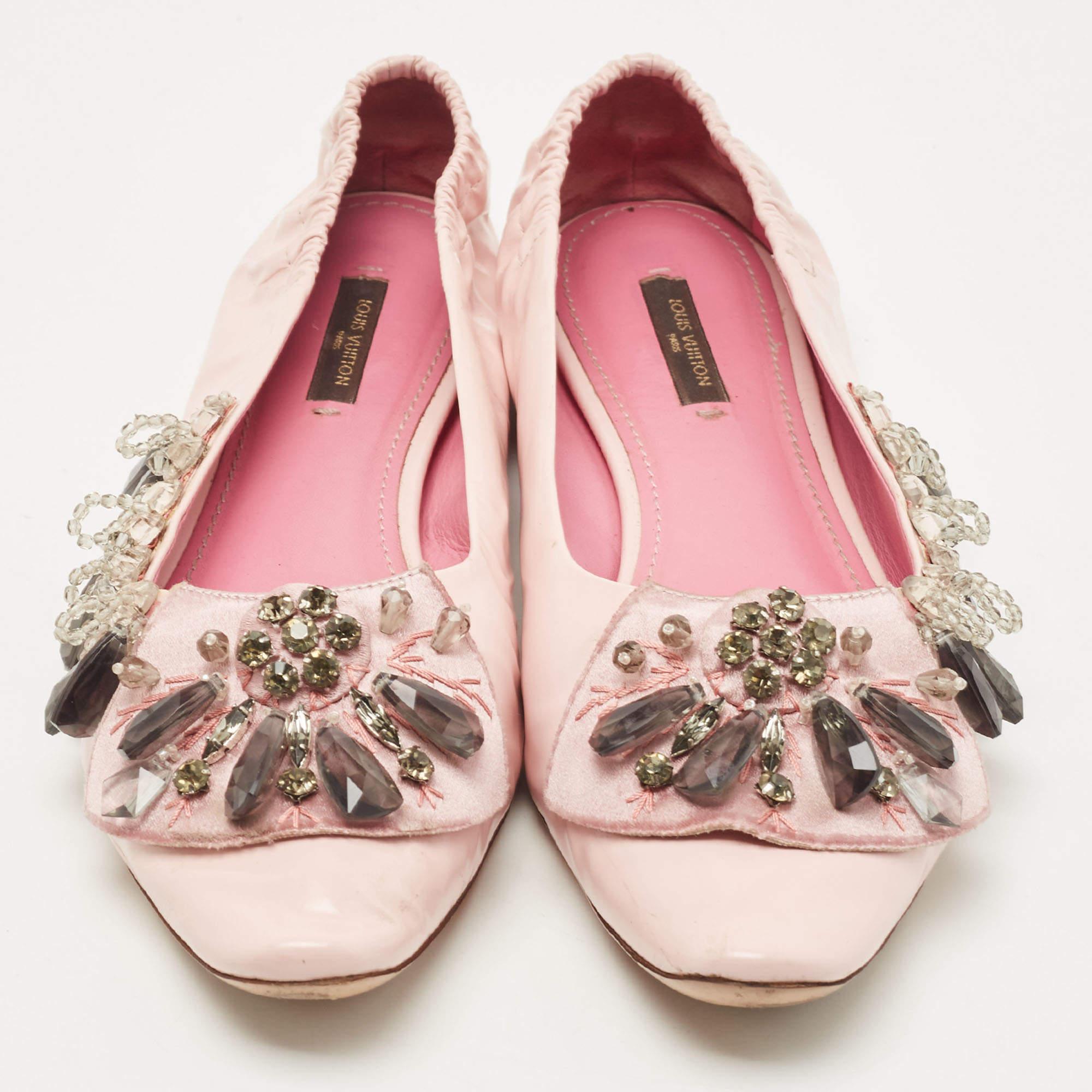 Practical, fashionable, and durable—these Louis Vuitton ballet flats are carefully built to be fine companions to your everyday style. They come made using the best materials to be a prized buy.

