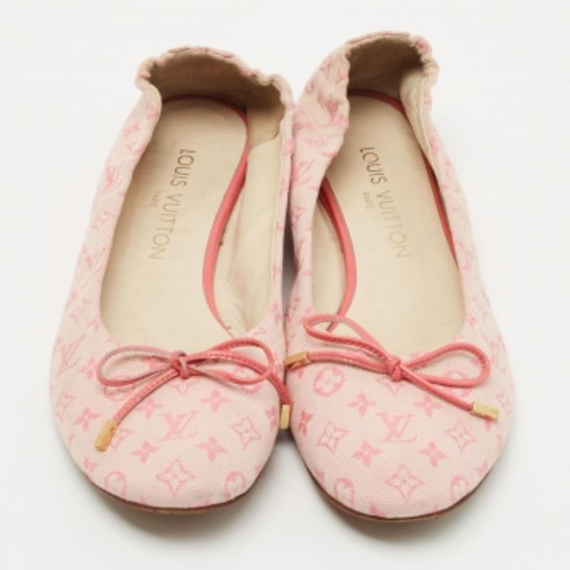 Louis Vuitton Lienzo Monograma Rosa Mini Lin Bailarinas Talla 36.5 Beige en venta