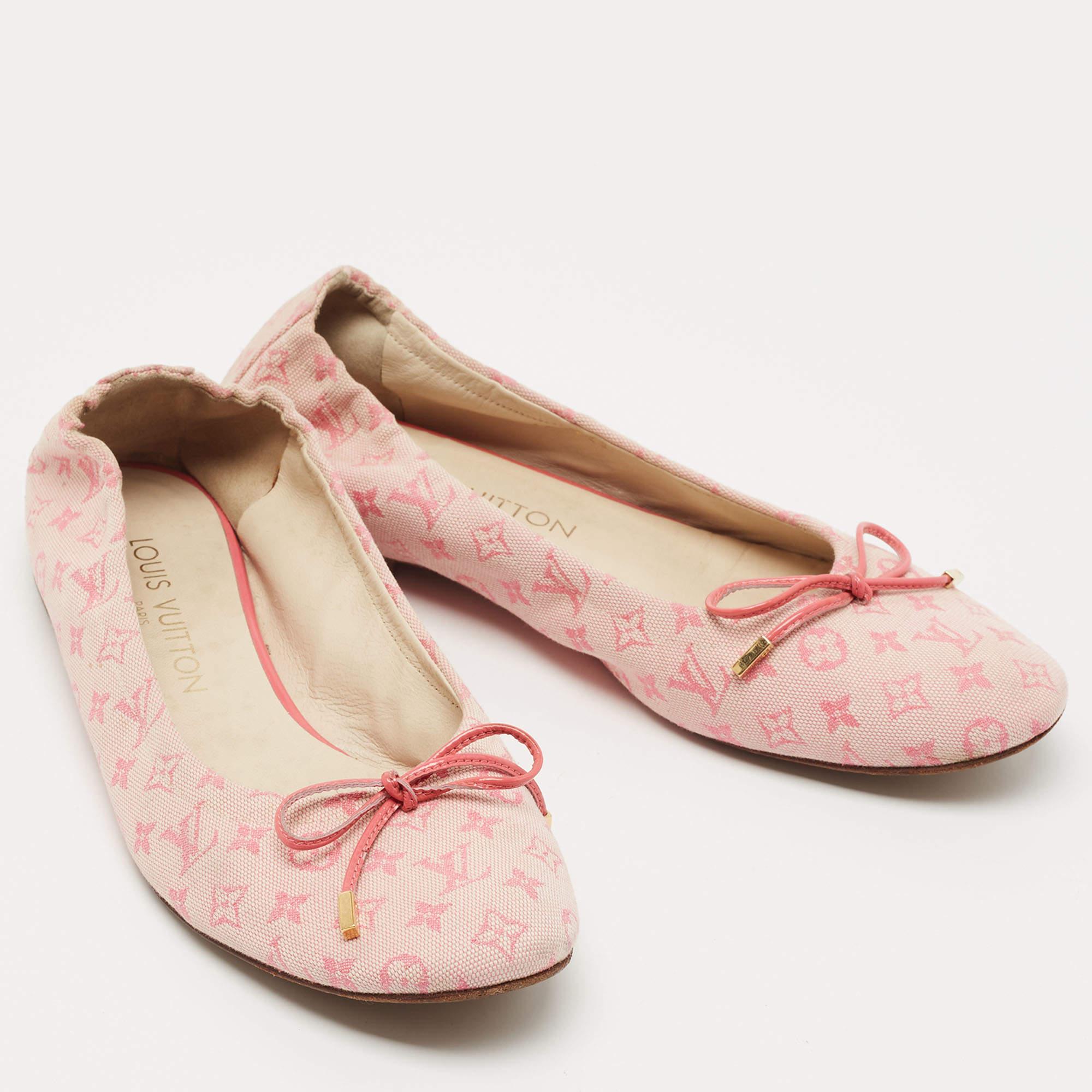 Louis Vuitton Pink Monogram Canvas Mini Lin Ballet Flats Size 36.5 In Good Condition In Dubai, Al Qouz 2