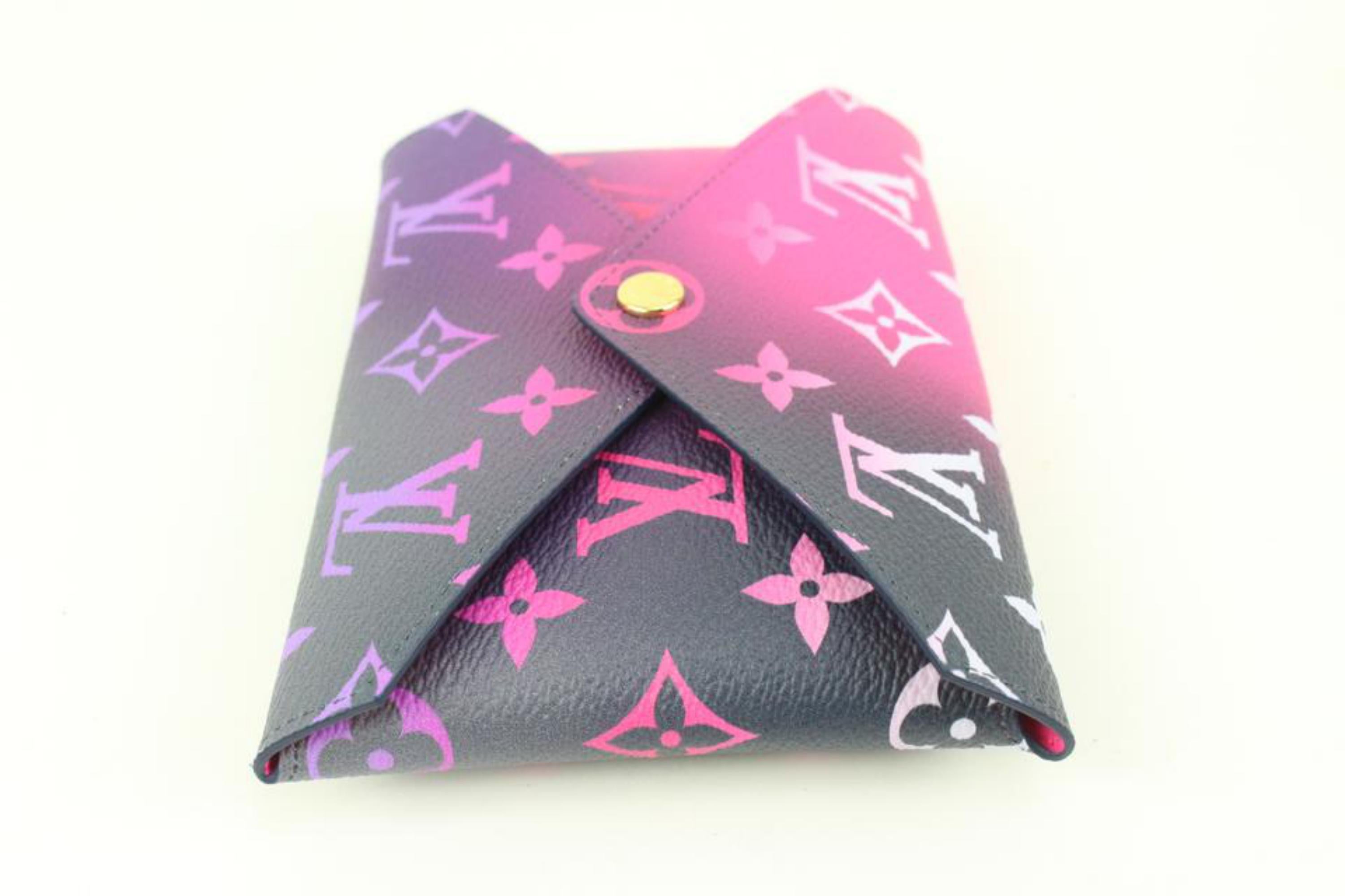 Louis Vuitton Pink Monogram Midnight Fuchsia Kirigami MM Envelope Clutch 19lk413 In New Condition In Dix hills, NY