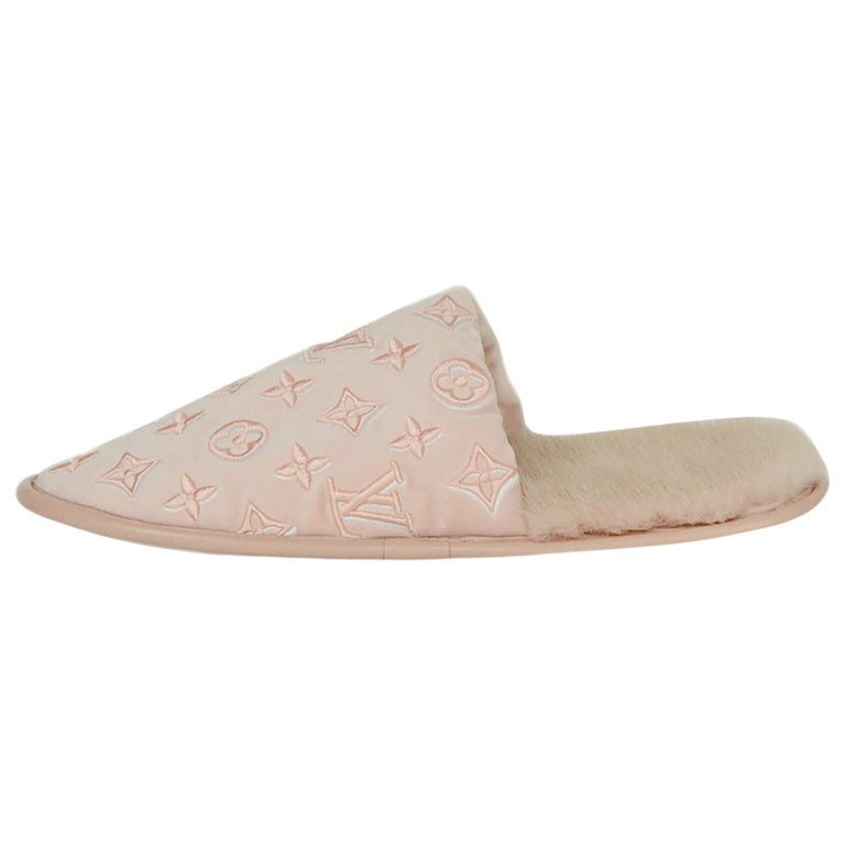 Louis Vuitton 2019 Pink Velvet/Mink Fur Monogram Flat Loafer Slipper sz 39-40 For Sale at 1stdibs