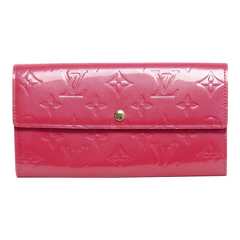 Louis Vuitton Pink Monogram Vernis Sarah Wallet rt $840 For Sale at 1stdibs