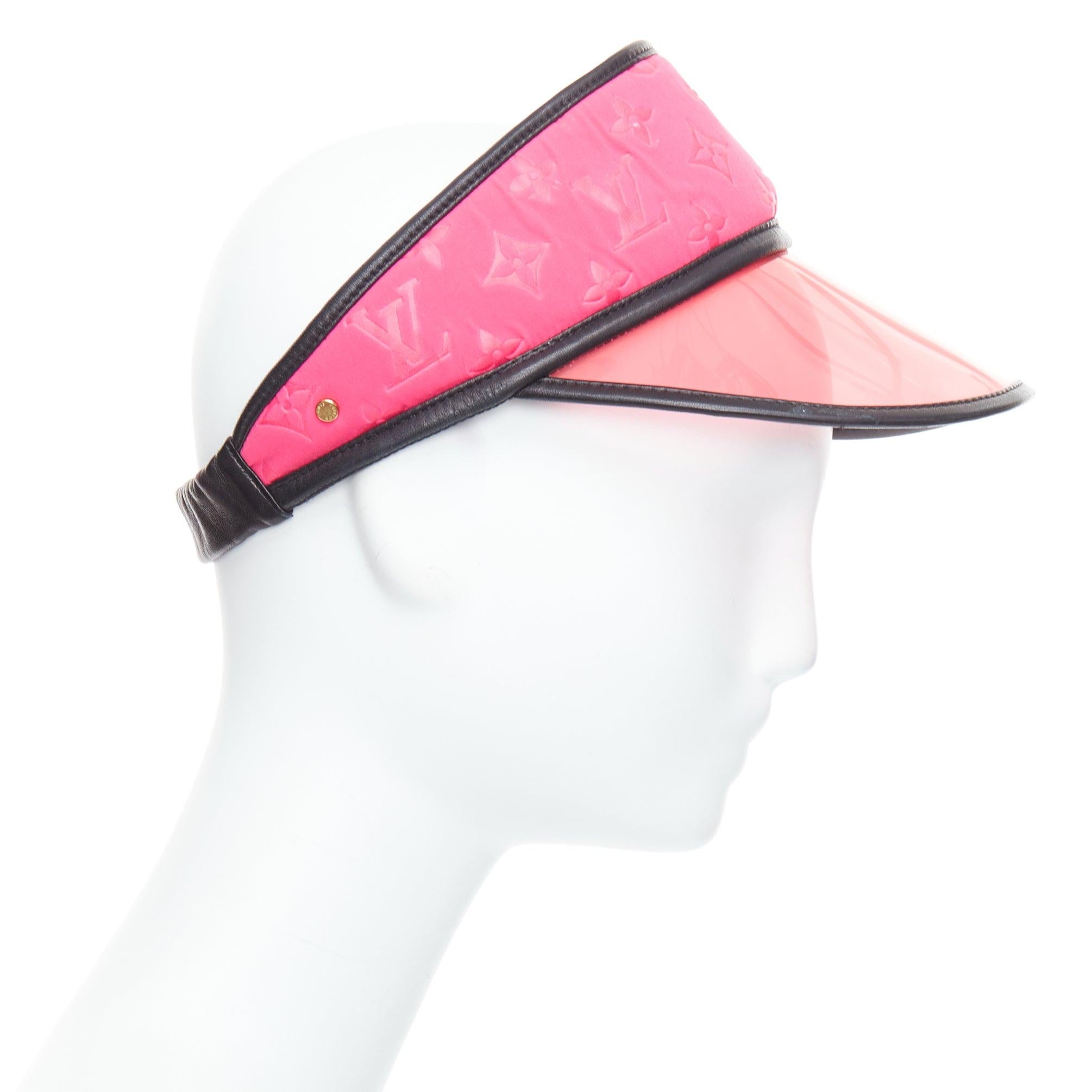 Visiera LOUIS VUITTON rosa in neoprene con monogram in PVC e finiture in pelle In condizioni discrete in vendita a Hong Kong, NT