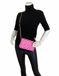 Louis Vuitton Pink/Purple Lambskin Leather Pochette Coussin Crossbody/Clutch Bag