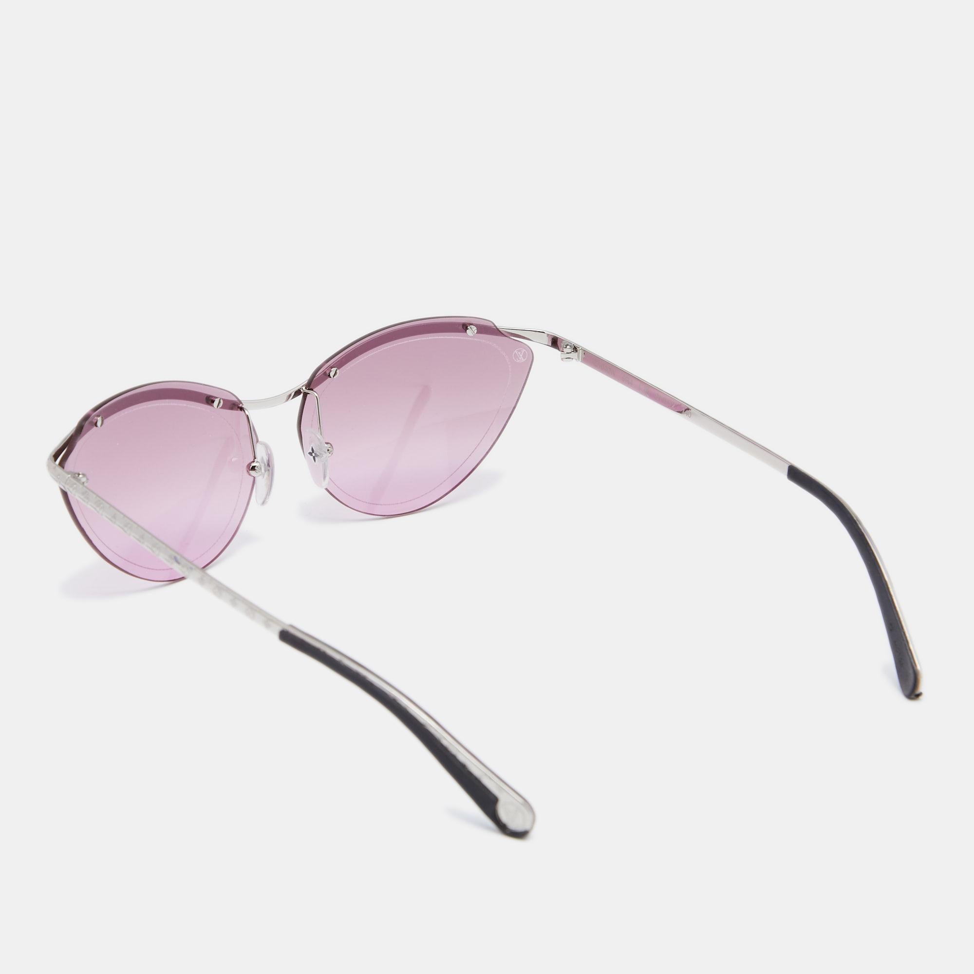 The much-coveted cat-eye silhouette is combined with stylish details, to make these Louis Vuitton sunglasses one of a kind and super fashionable. The light frame is complete with high-quality lenses.

Includes: Original Pouch, Original Case