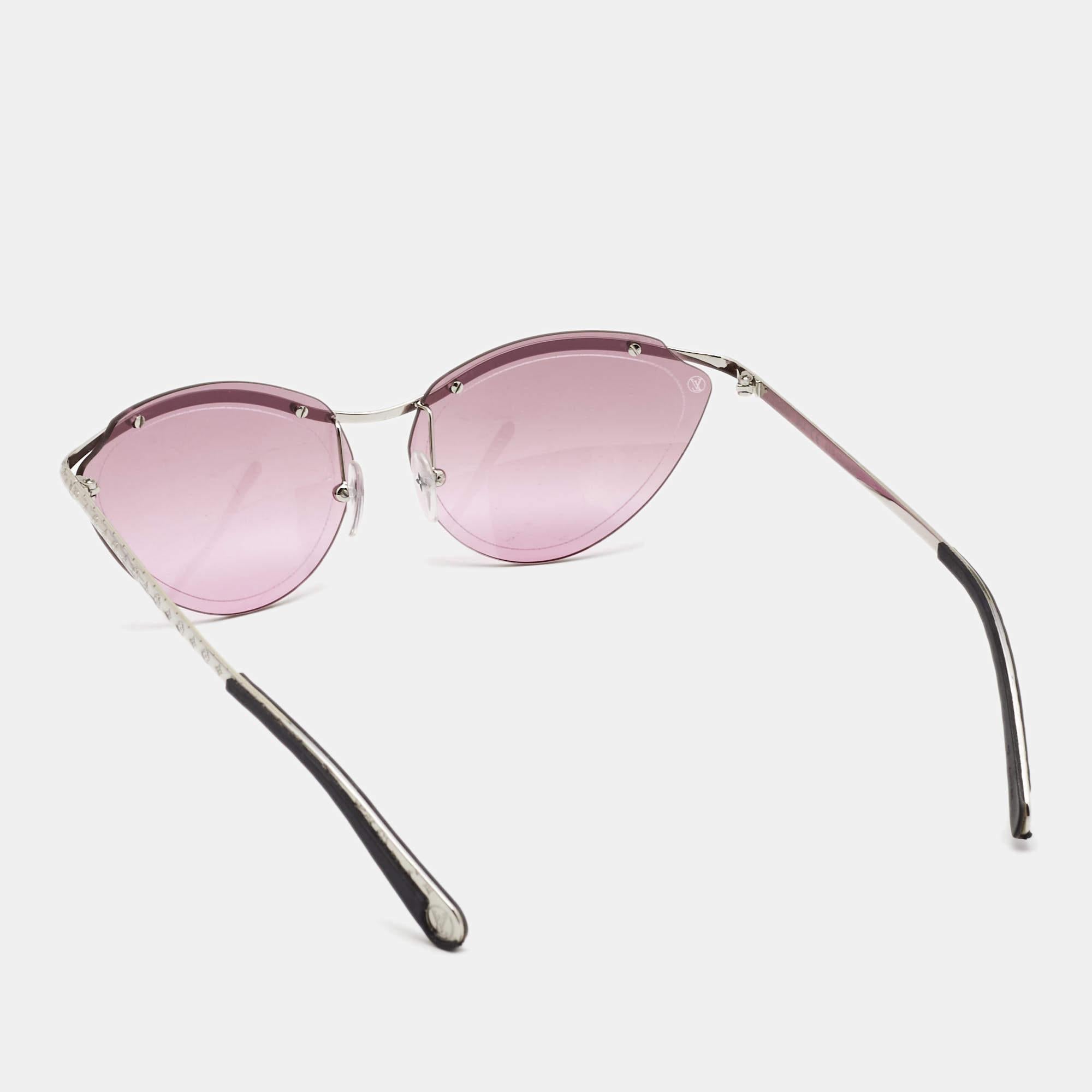 The much-coveted cat-eye silhouette is combined with stylish details to make these Louis Vuitton sunglasses for women one of a kind. The light frame is complete with high-quality lenses.

Includes: Original Pouch, Original Case

