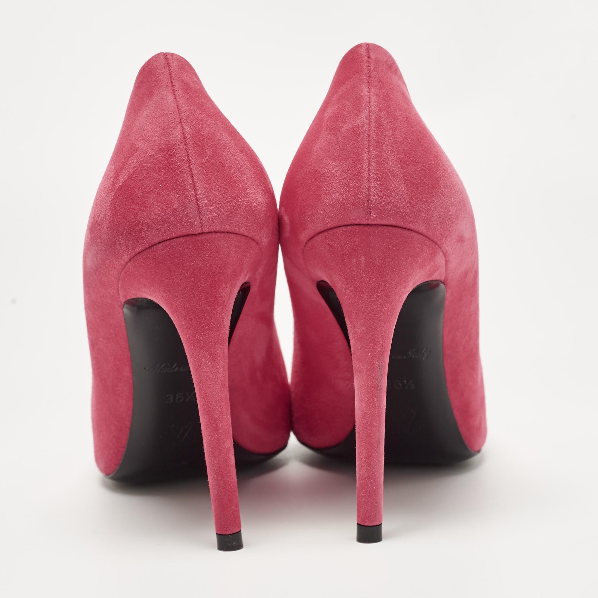 Louis Vuitton Pink Suede Pointed Toe Pumps Size 36.5 In Good Condition For Sale In Dubai, Al Qouz 2