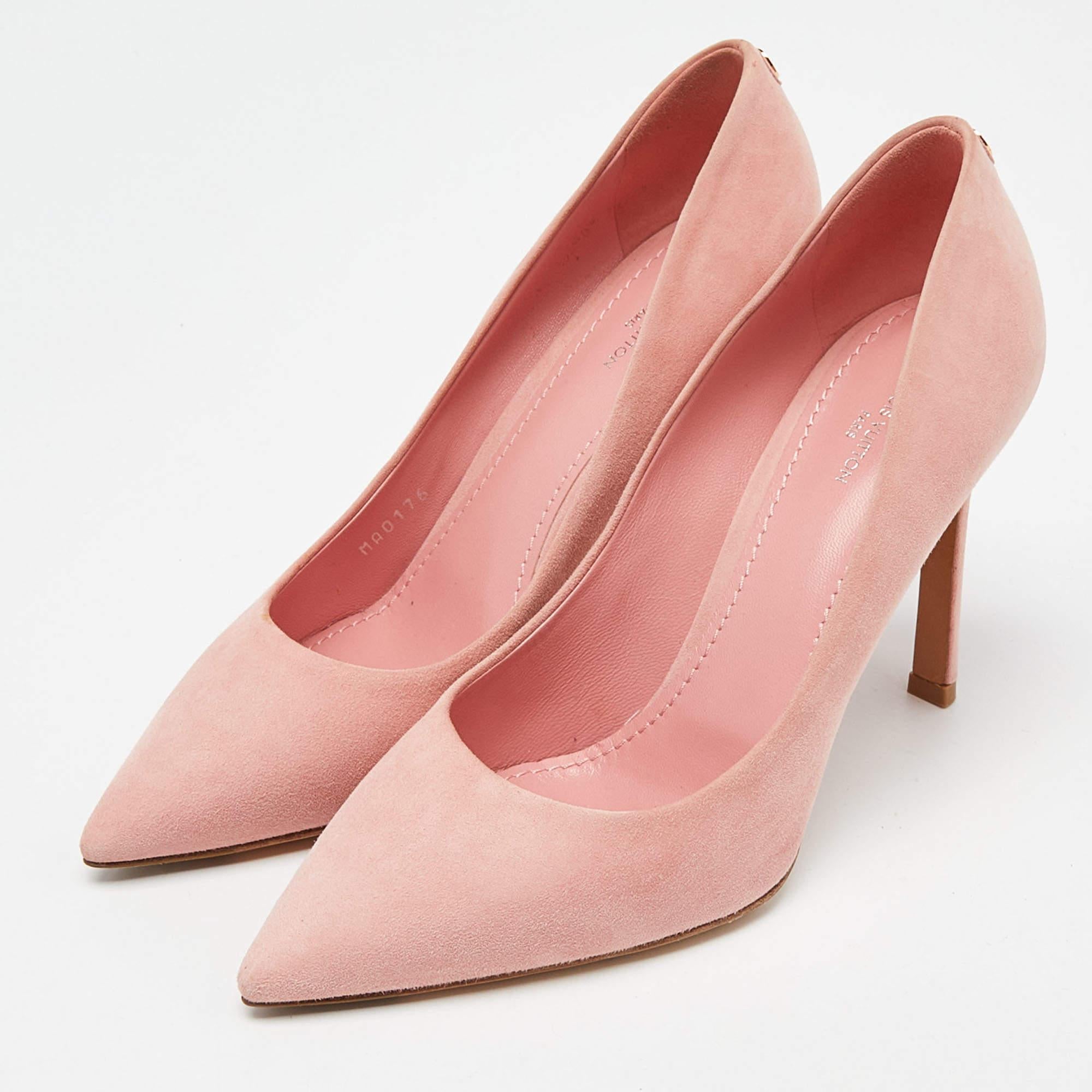 Louis Vuitton Pink Suede Pointed Toe Pumps Size 38.5 For Sale 1