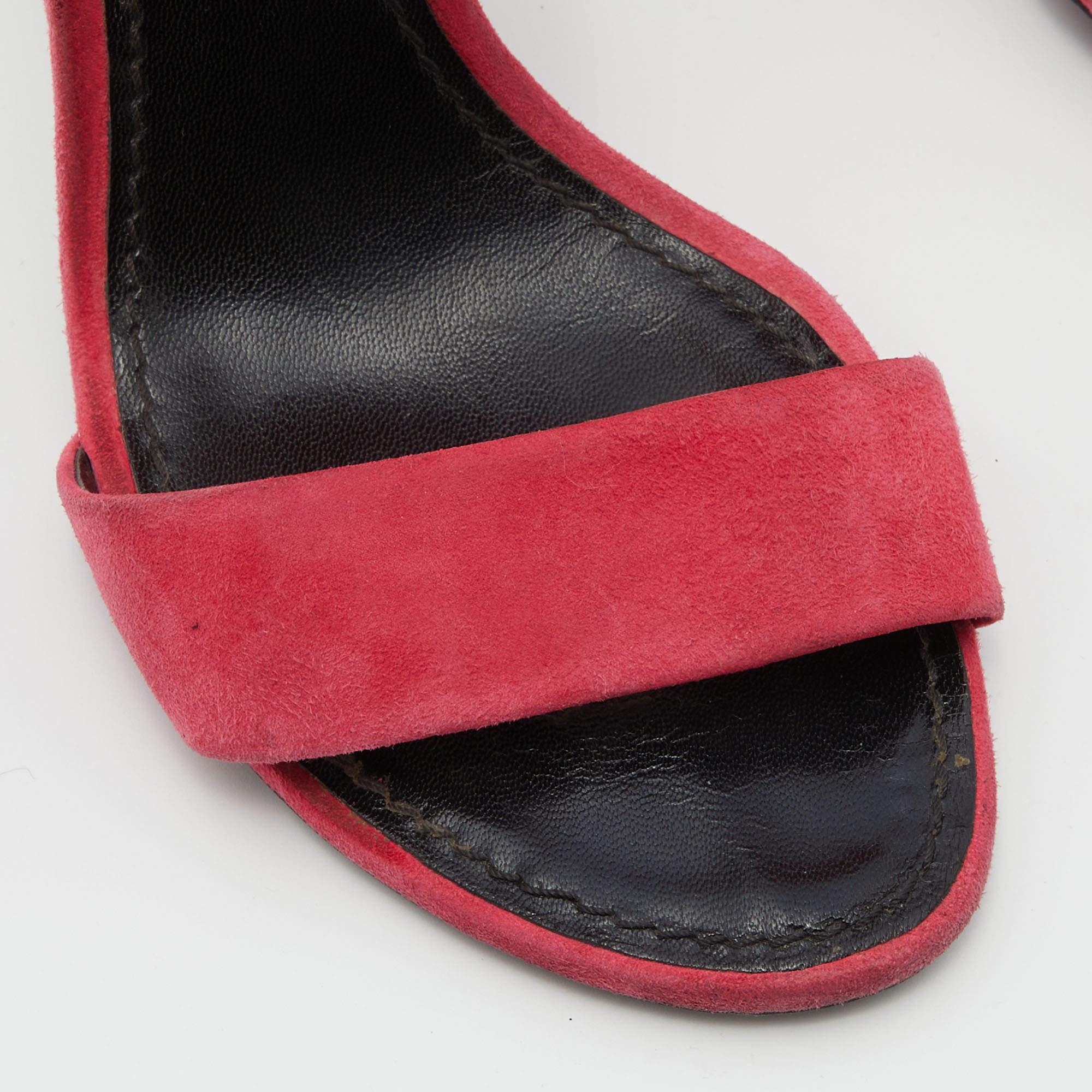 Louis Vuitton Pink Suede Twist Sandals Size 38.5 For Sale 1