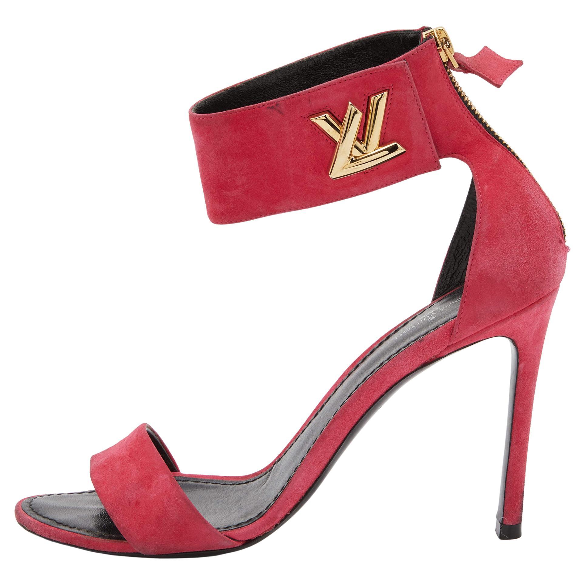 Louis Vuitton Pink Suede Twist Sandals Size 38.5 For Sale