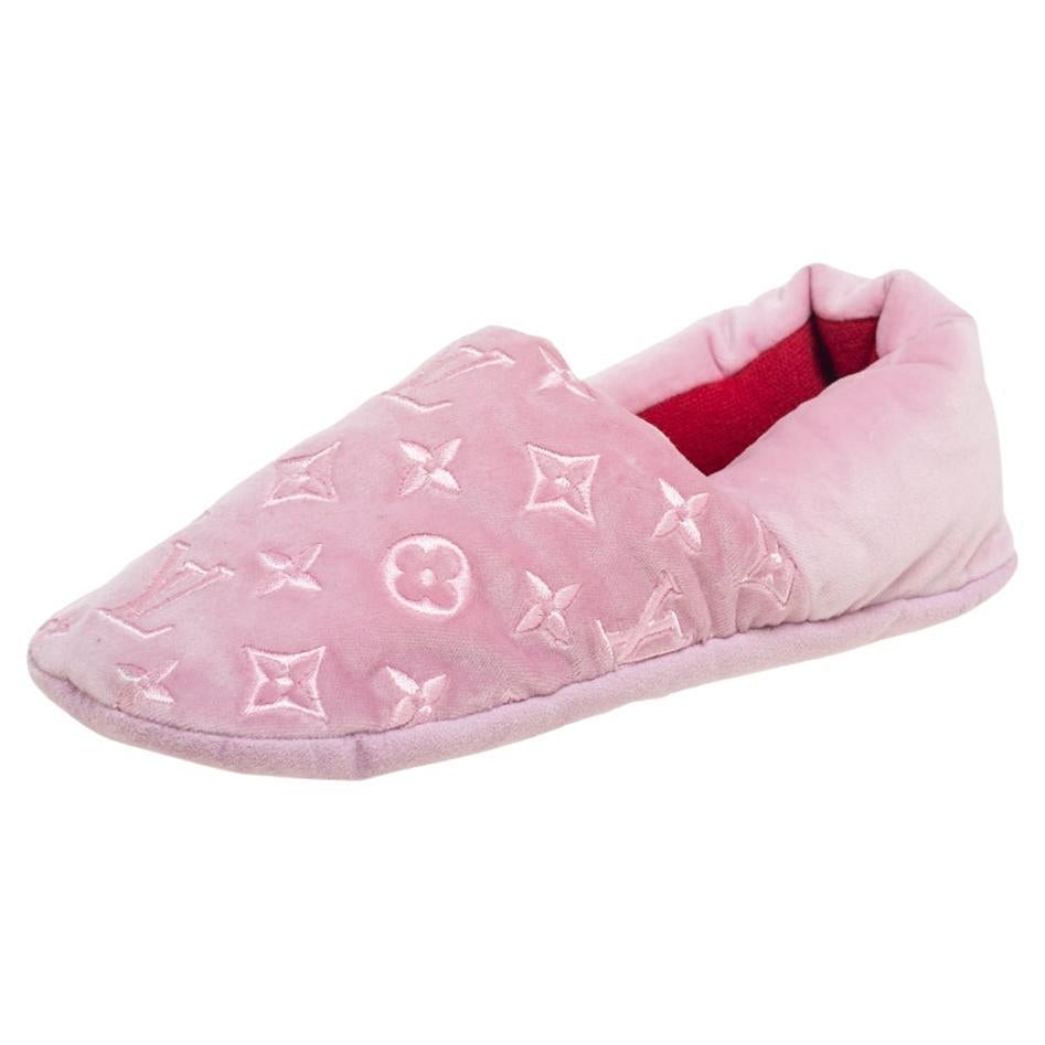 Louis Vuitton Pink Velvet Dreamy Smoking Slippers Size 37 at 1stDibs   louis vuitton slippers, louis vuitton house slippers, louis vuitton slippers  fur