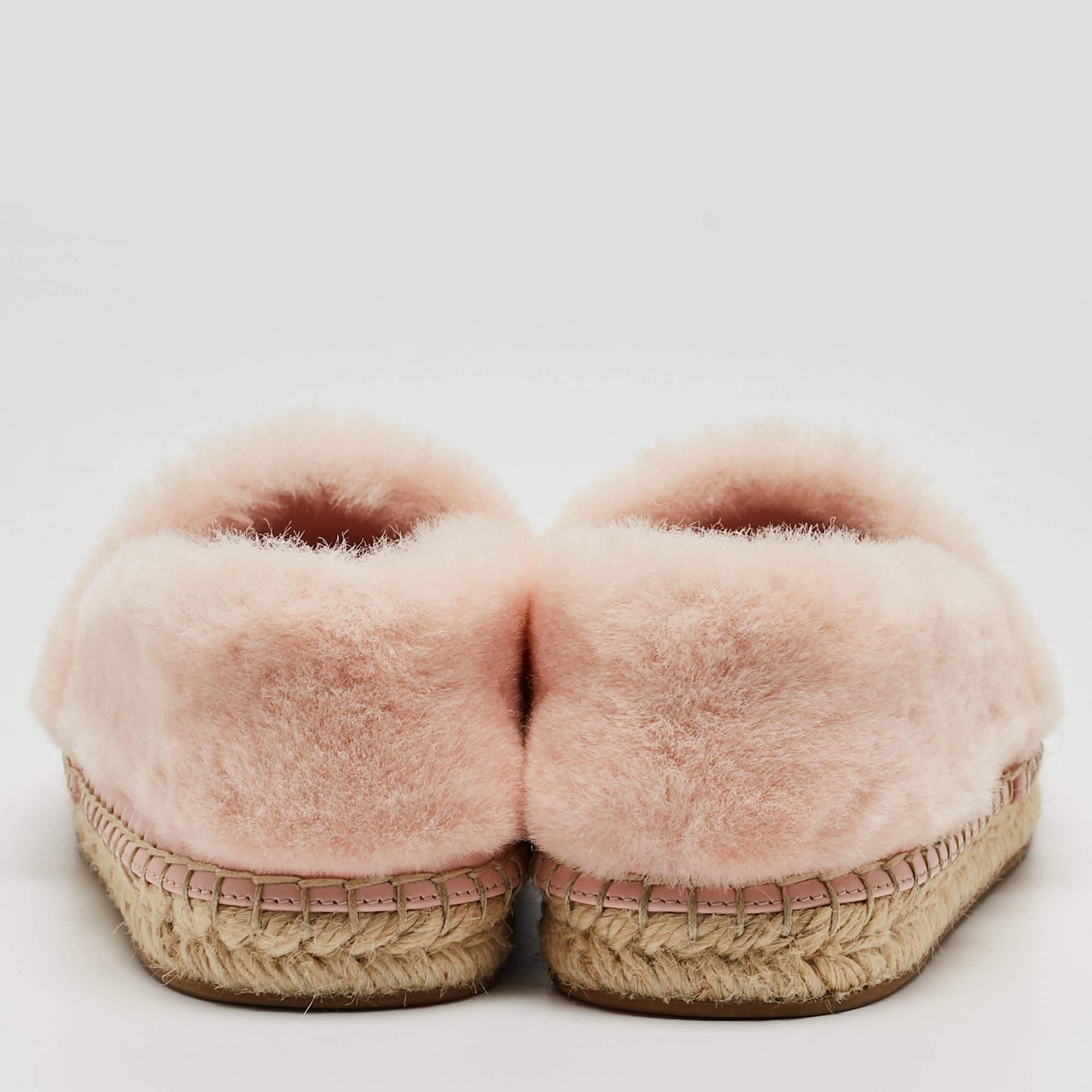 Louis Vuitton Pink/White Faux Fur Seashore Espadrille Flats Size 36 For Sale 2