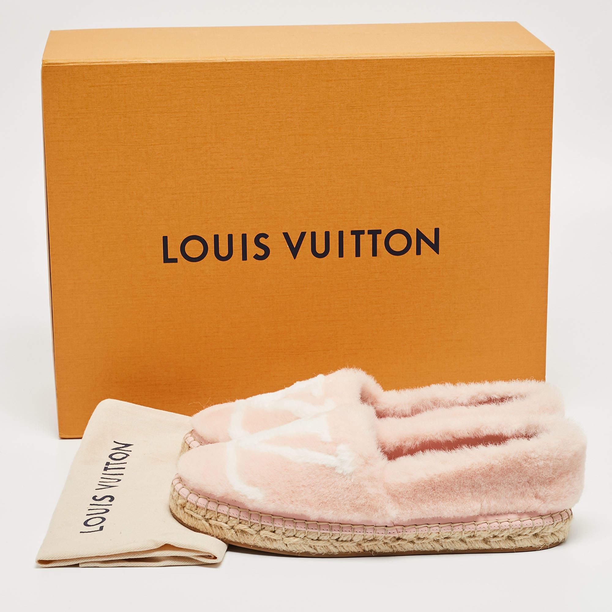 Louis Vuitton Pink/White Faux Fur Seashore Espadrille Flats Size 36 For Sale 4