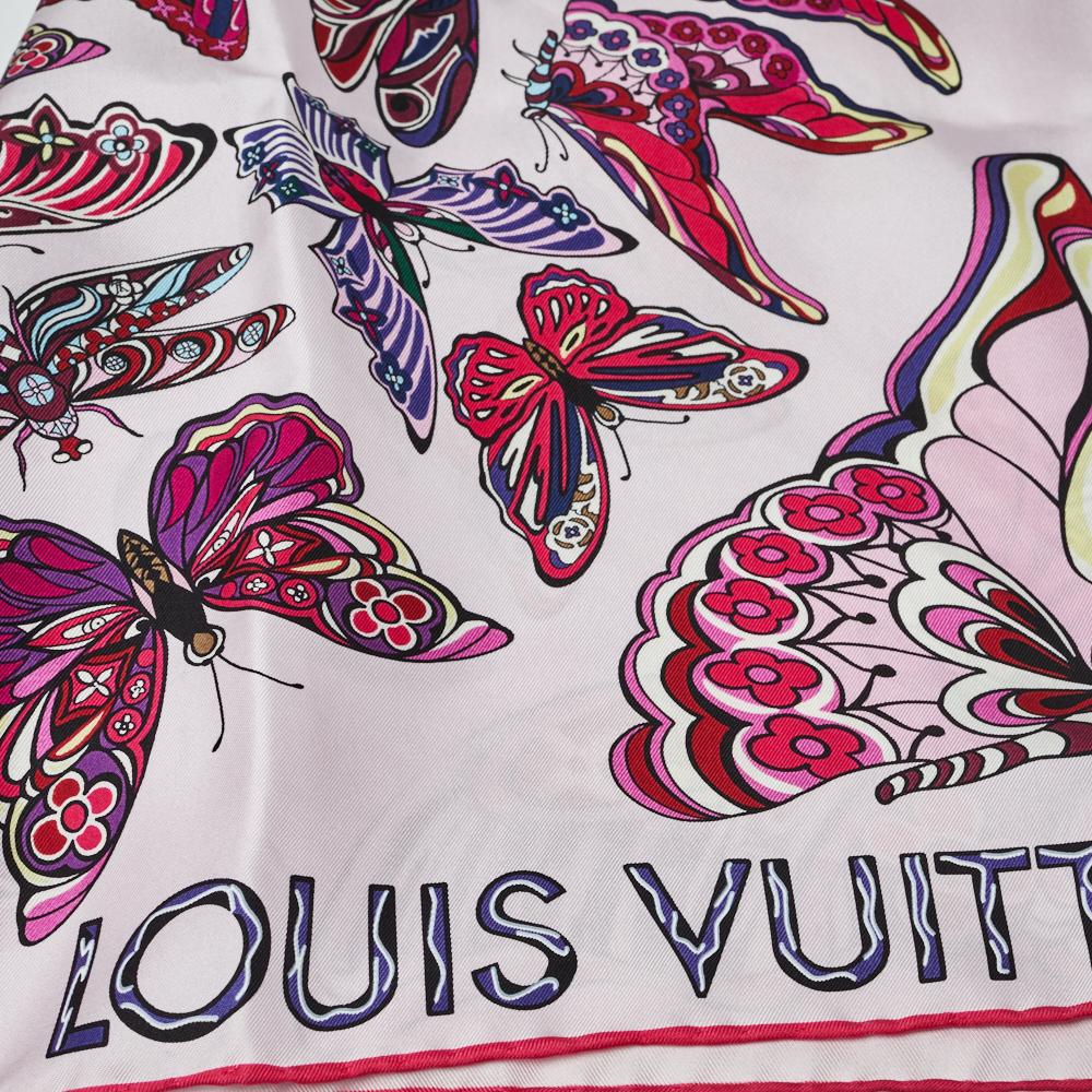 Louis Vuitton Pink World Of Love Silk Square Scarf In Good Condition In Dubai, Al Qouz 2