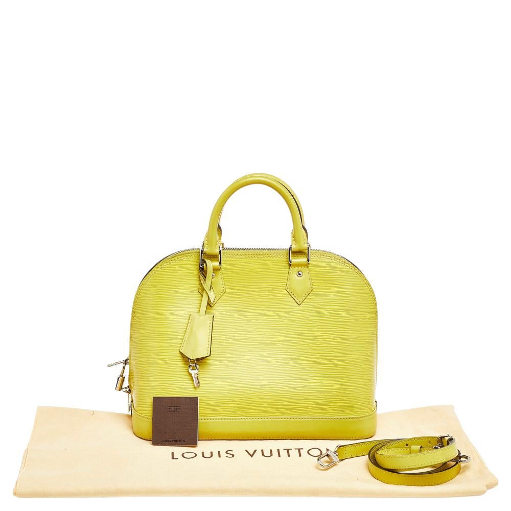 Louis Vuitton Pistache Epi Leather Alma PM Bag In Good Condition In Dubai, Al Qouz 2