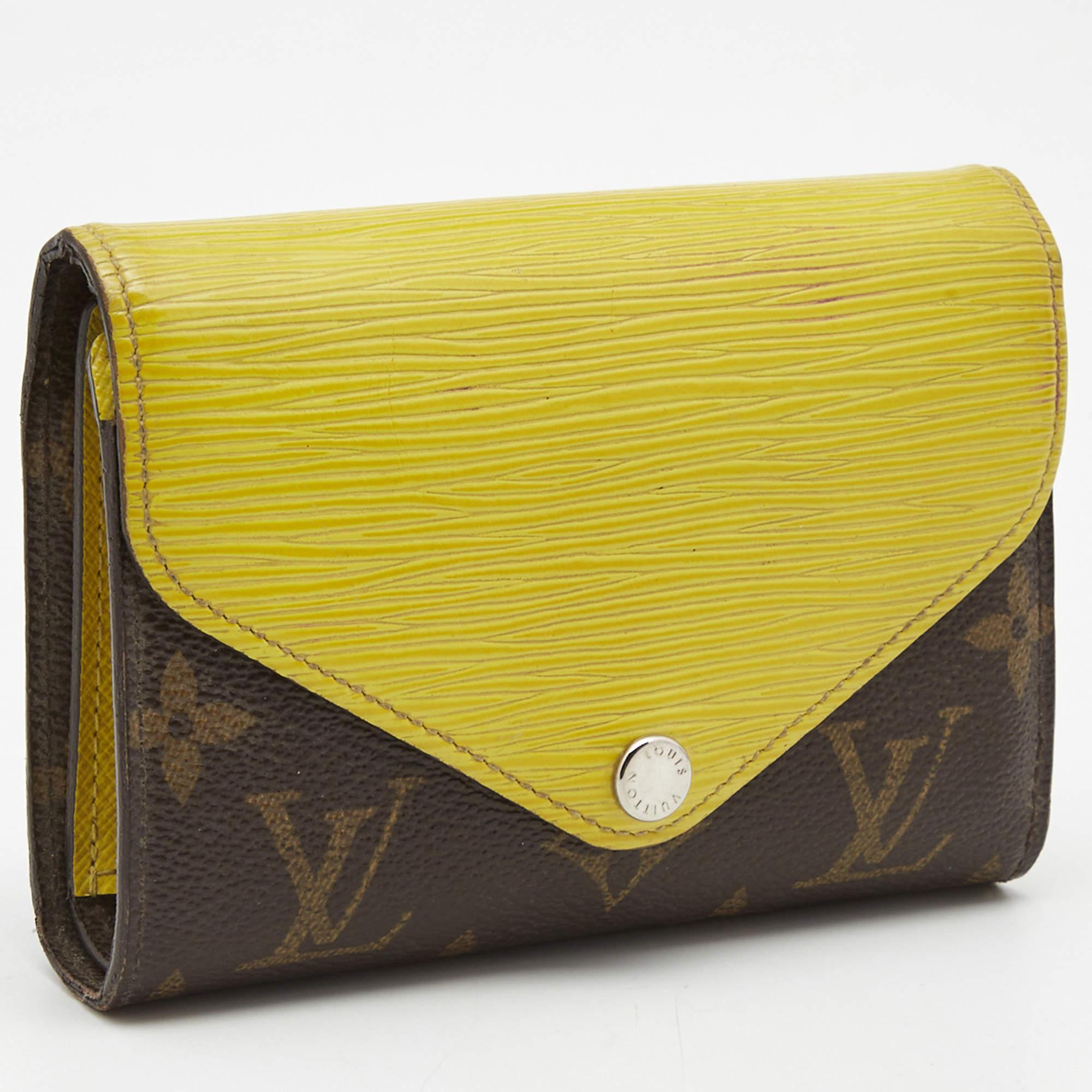 Louis Vuitton Pistache Epi Leather and Monogram Canvas Marie-Lou Compact Wallet In Good Condition In Dubai, Al Qouz 2