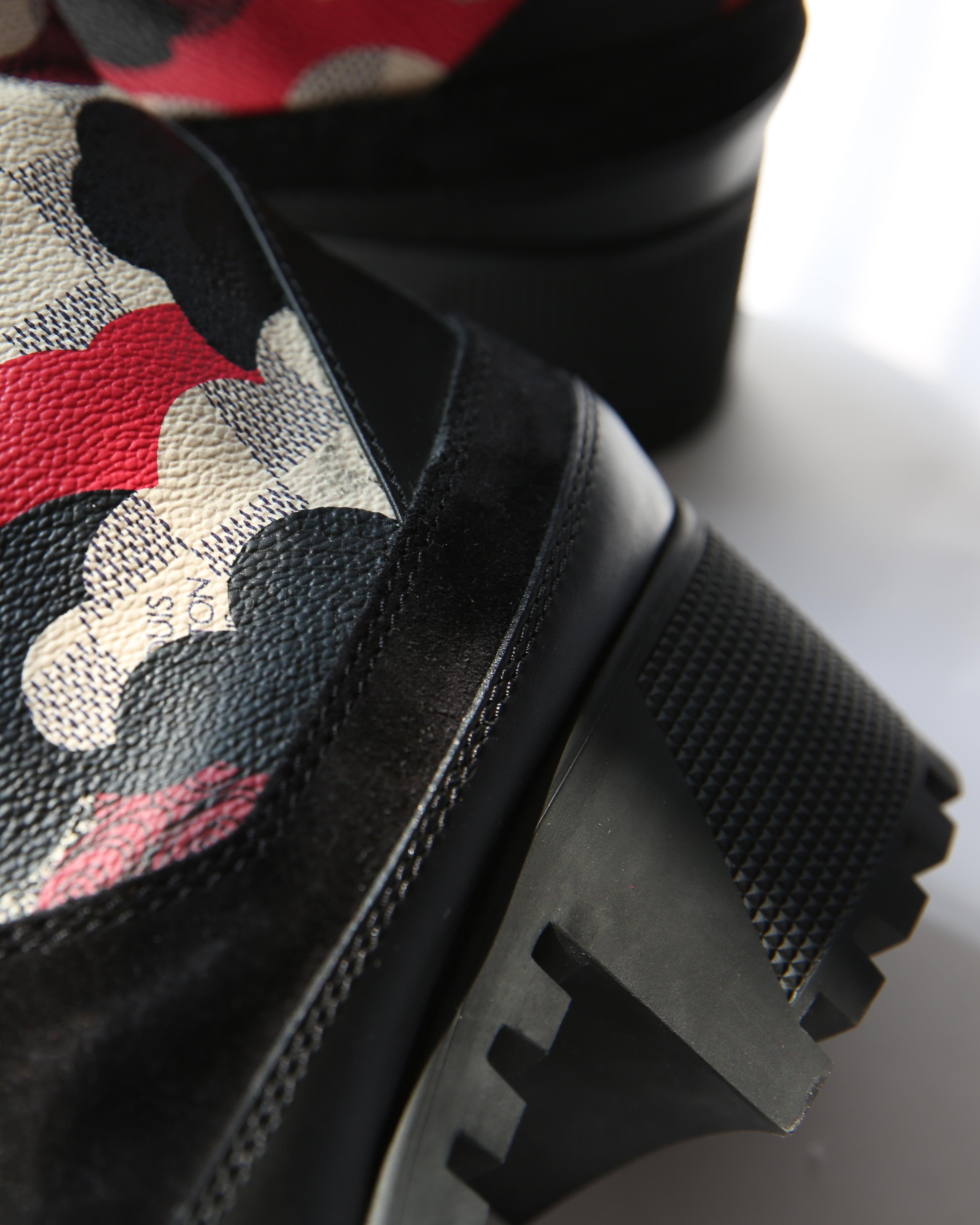 Louis Vuitton platform Laureate Desert black red white suede lace up ankle boots 3