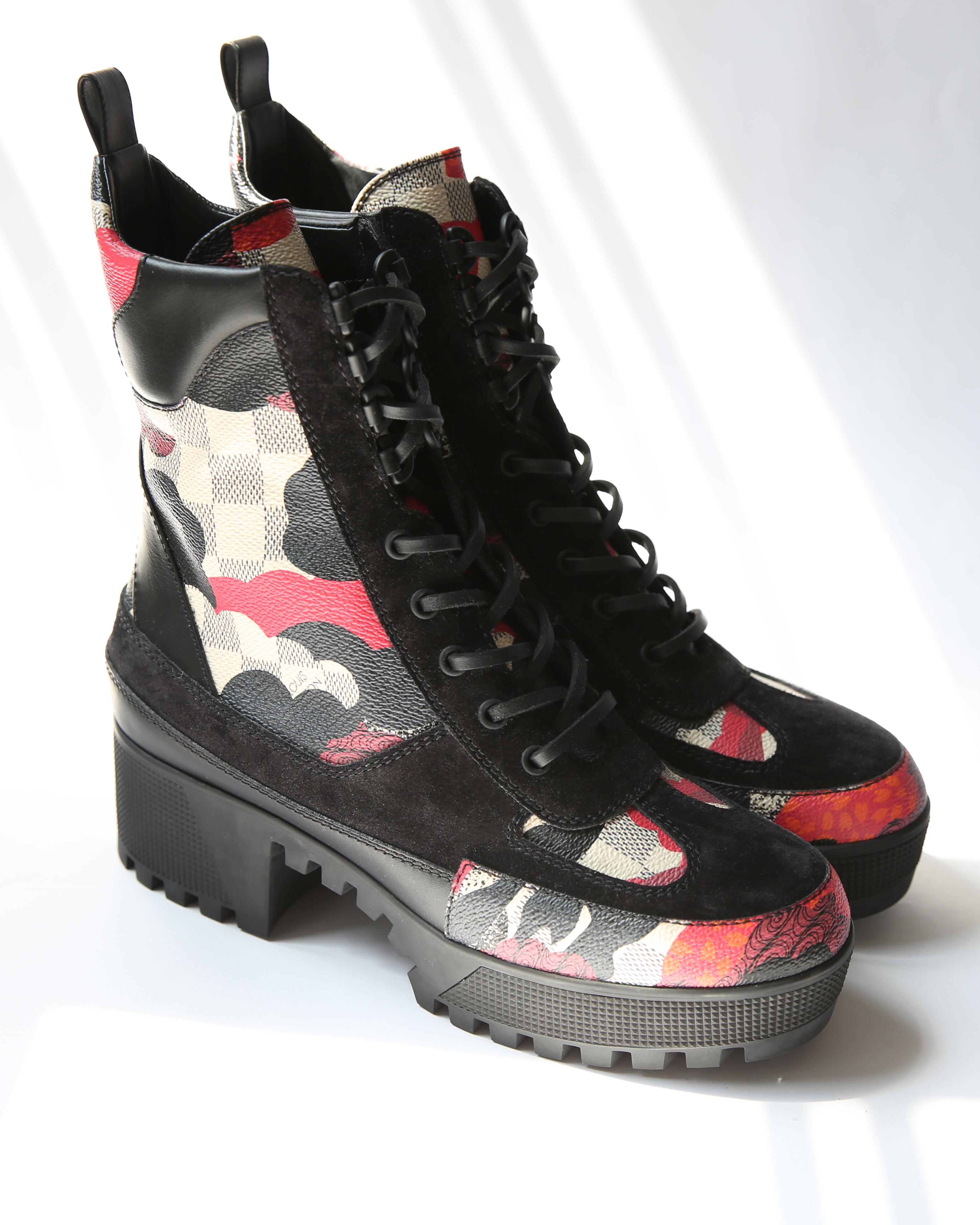 Louis Vuitton platform Laureate Desert ankle boots
Red, cream and black in leather and suede with cloud print
Come with their original box (the box shows sign of wear), dust bag, care card and receipt
These have only been tried on within the home