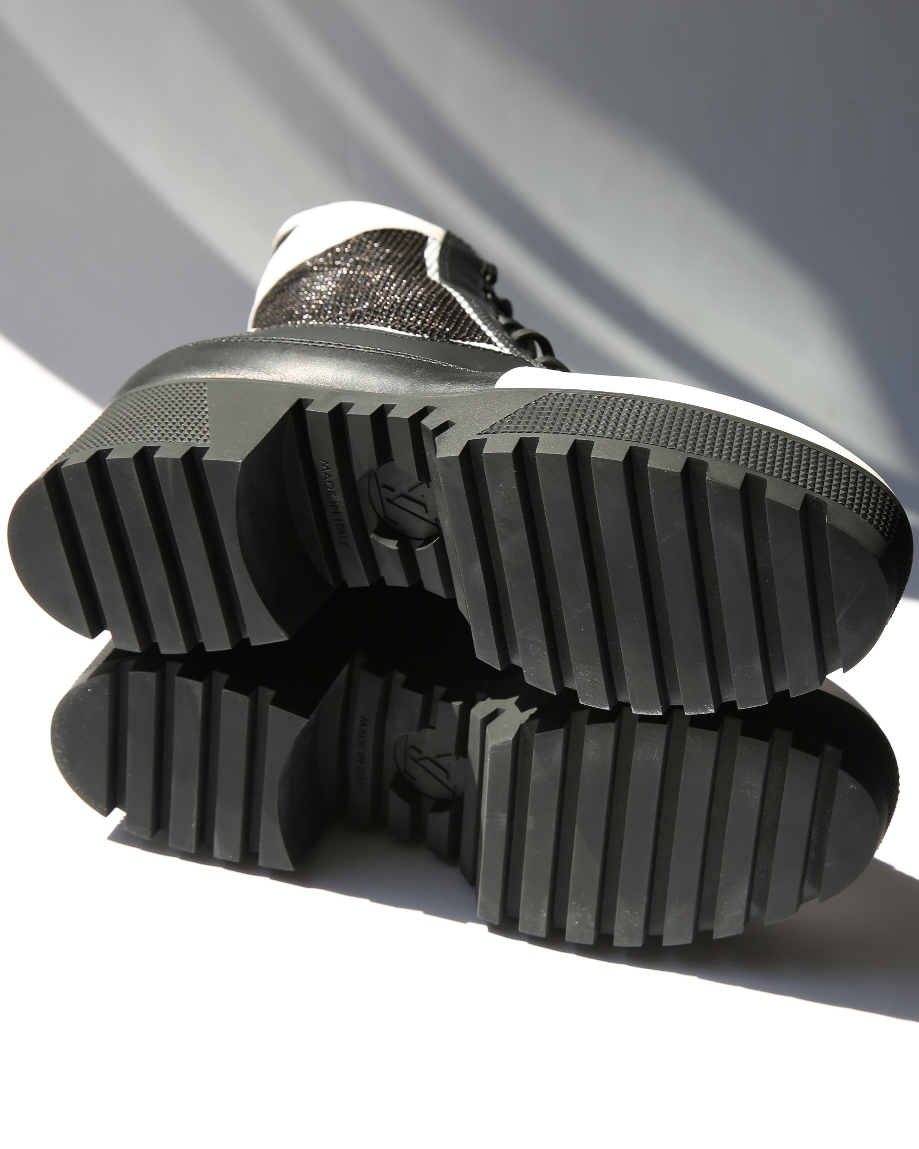 Women's Louis Vuitton platform Laureate Desert black white mesh lace up ankle boots 39