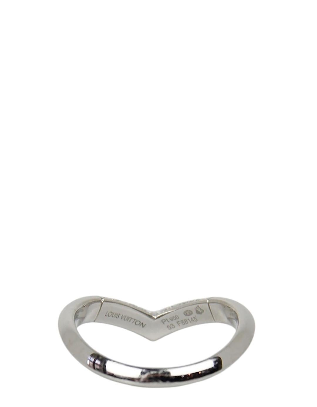 Louis Vuitton Platinum LV Diamonds Pavé V Ring sz 53/ 6.5 rt $4650 In Excellent Condition In New York, NY