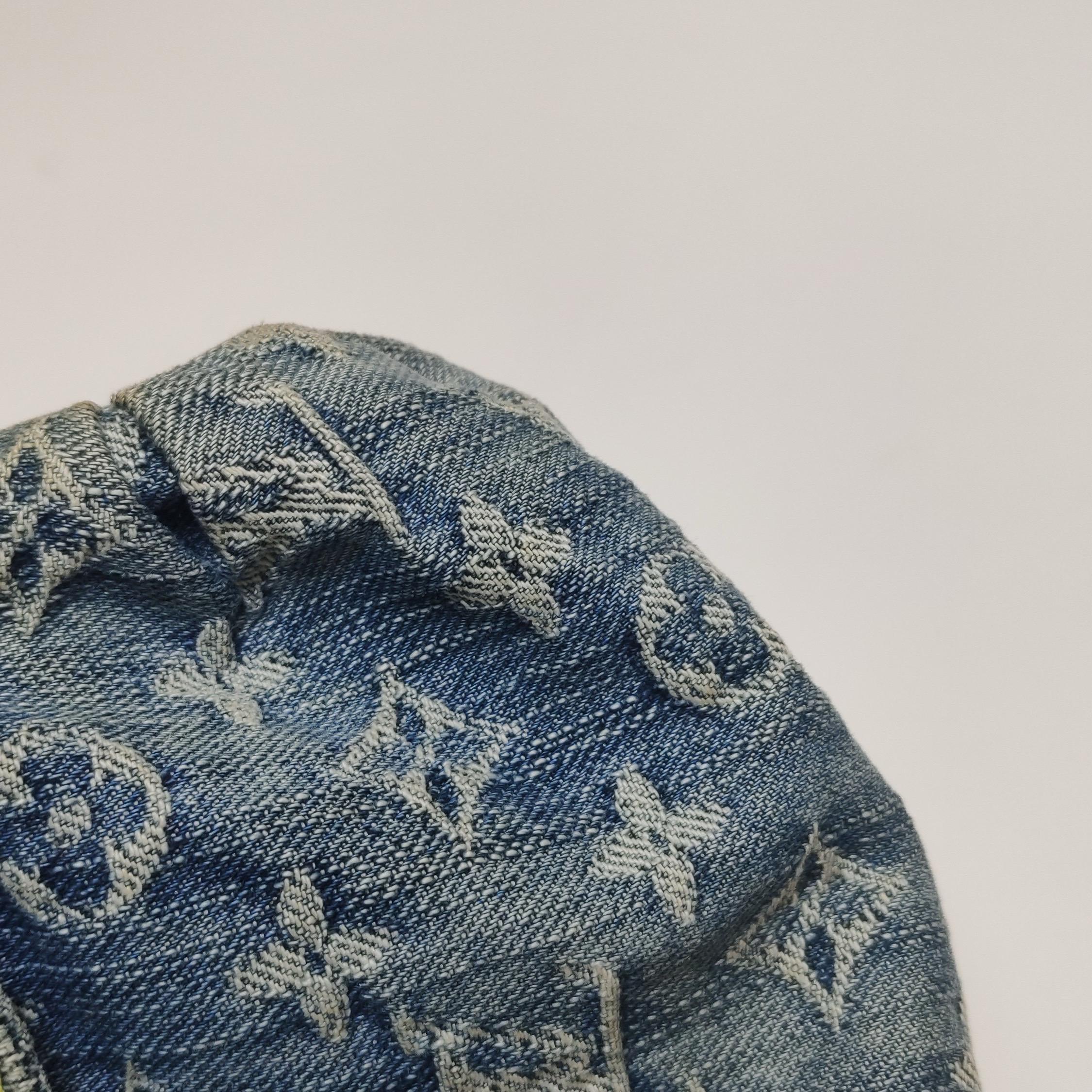 Louis Vuitton Pleaty Blue Denim Monogram Baggy For Sale 8